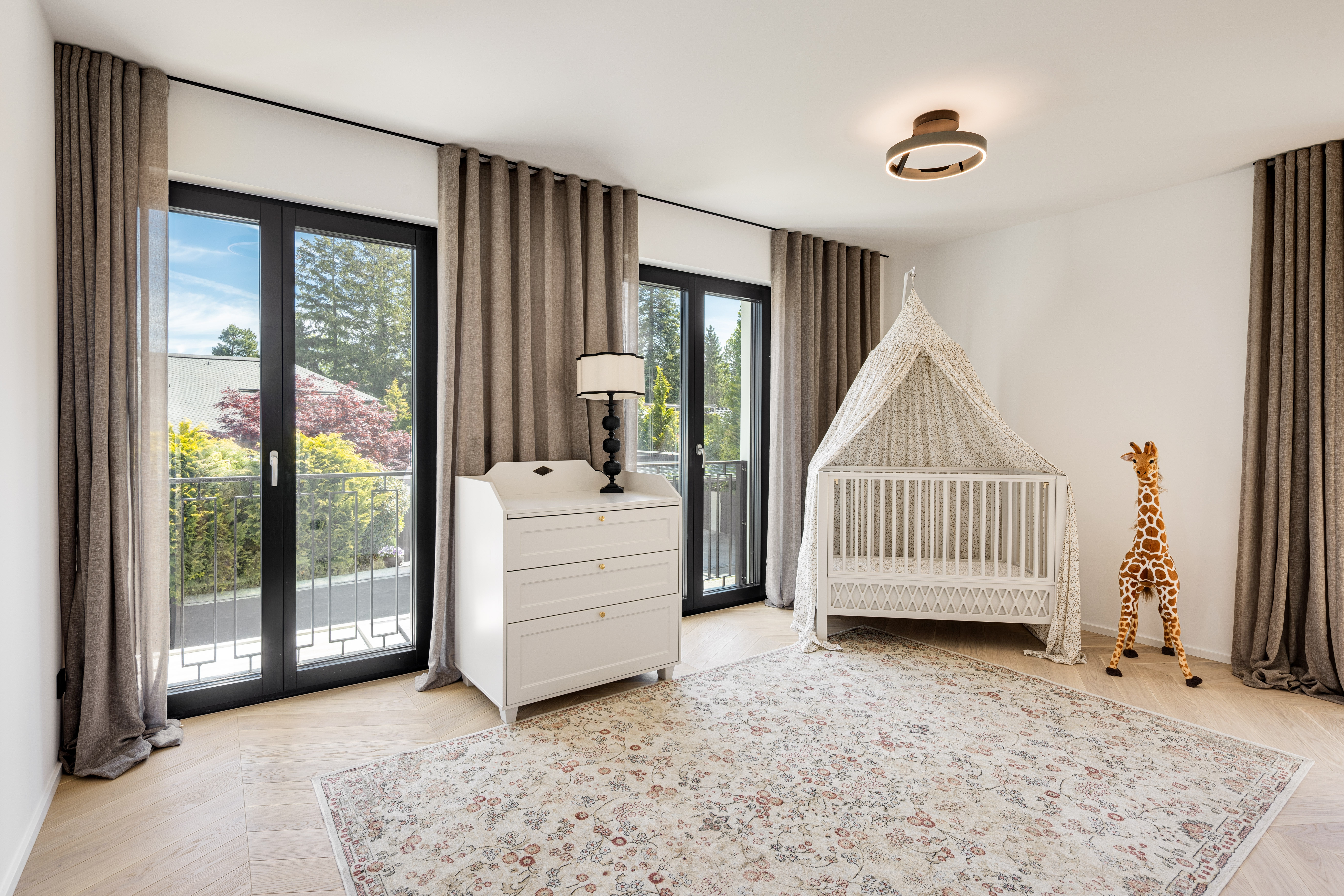 4 Bedroom Single Family Home/House's Image 7