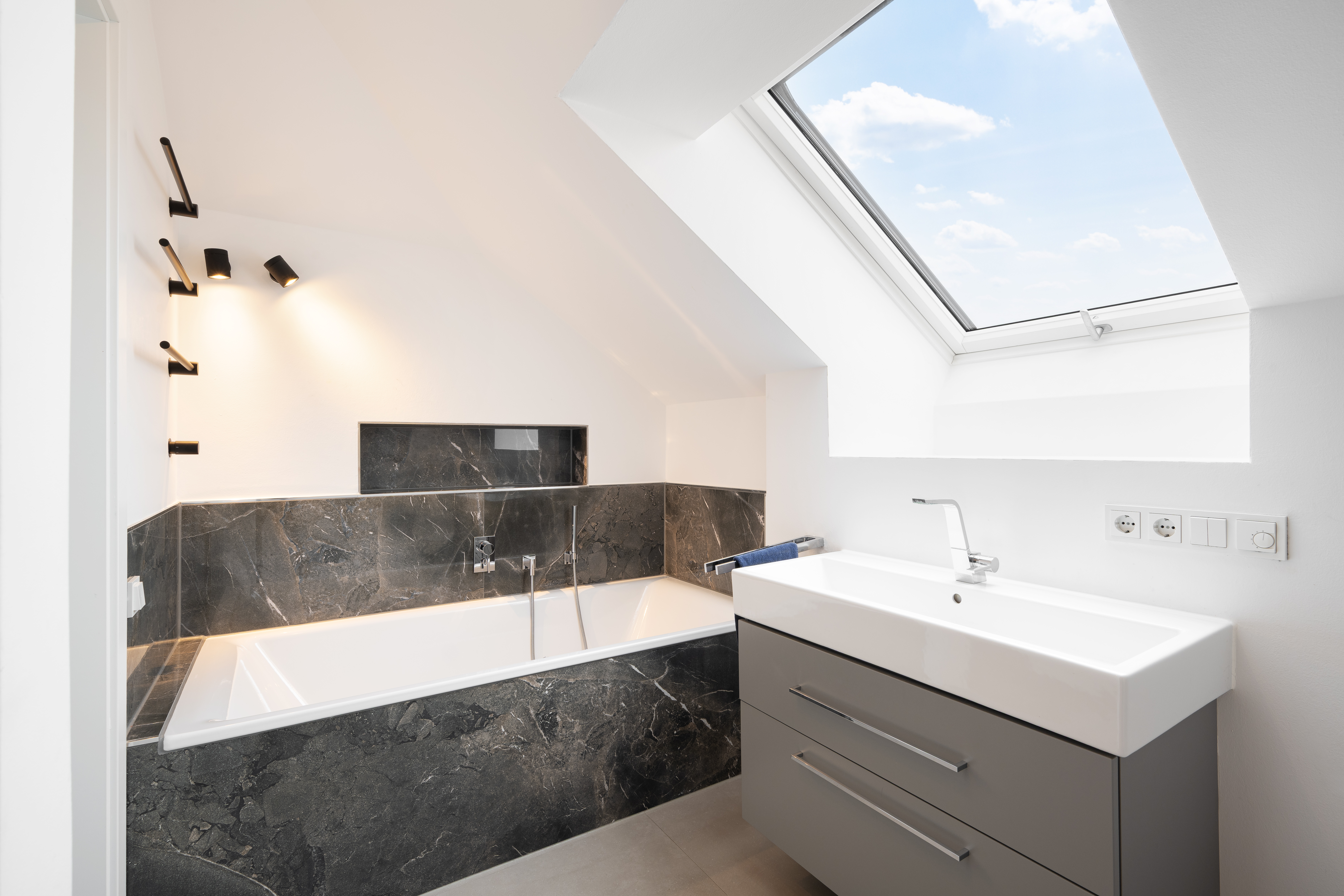 3 Bedroom Apartment/Flat's Image 4