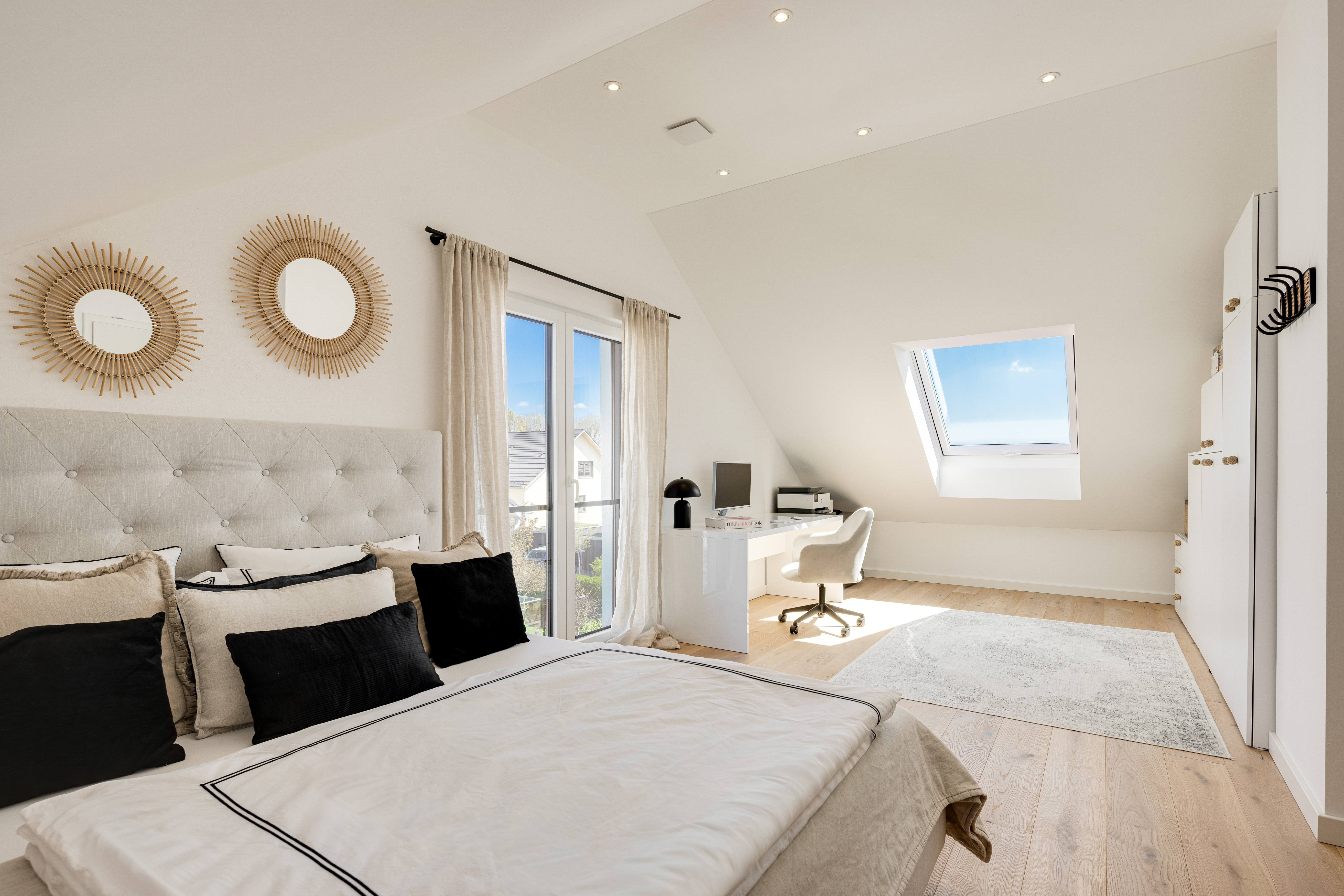 5 Bedroom Single Family Home/House's Image 10
