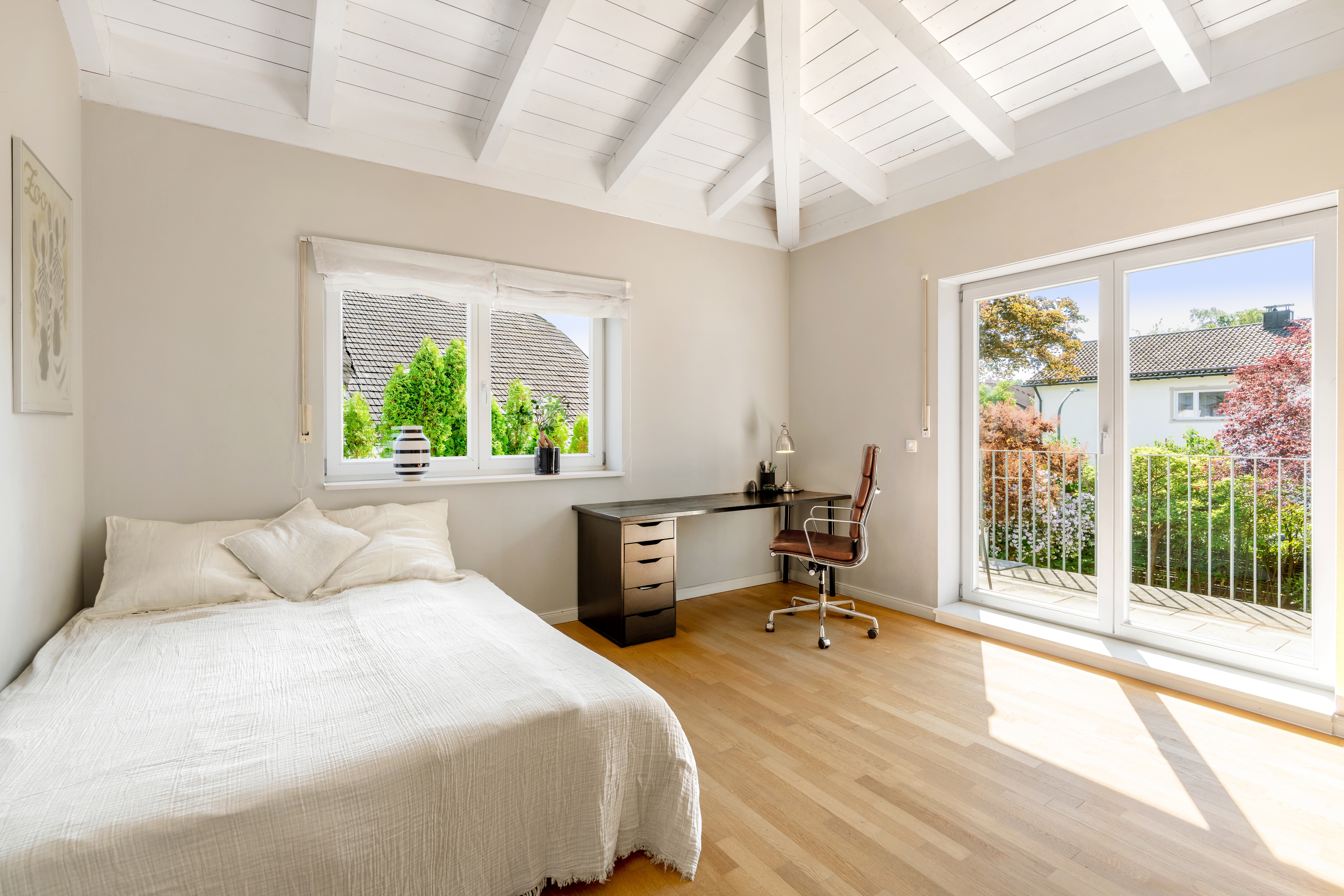 5 Bedroom Single Family Home/House's Image 7