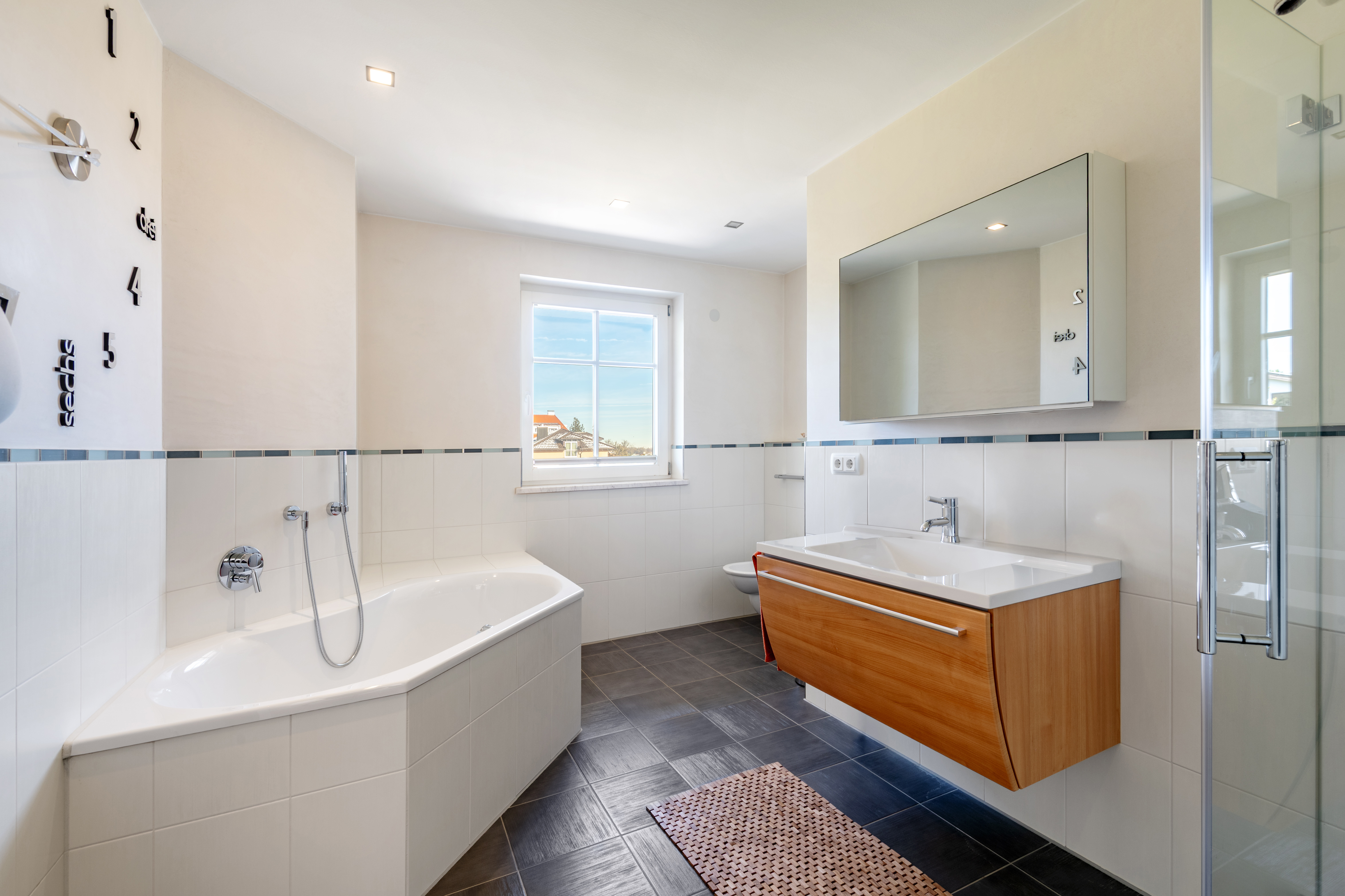 3 Bedroom Single Family Home/House's Image 6