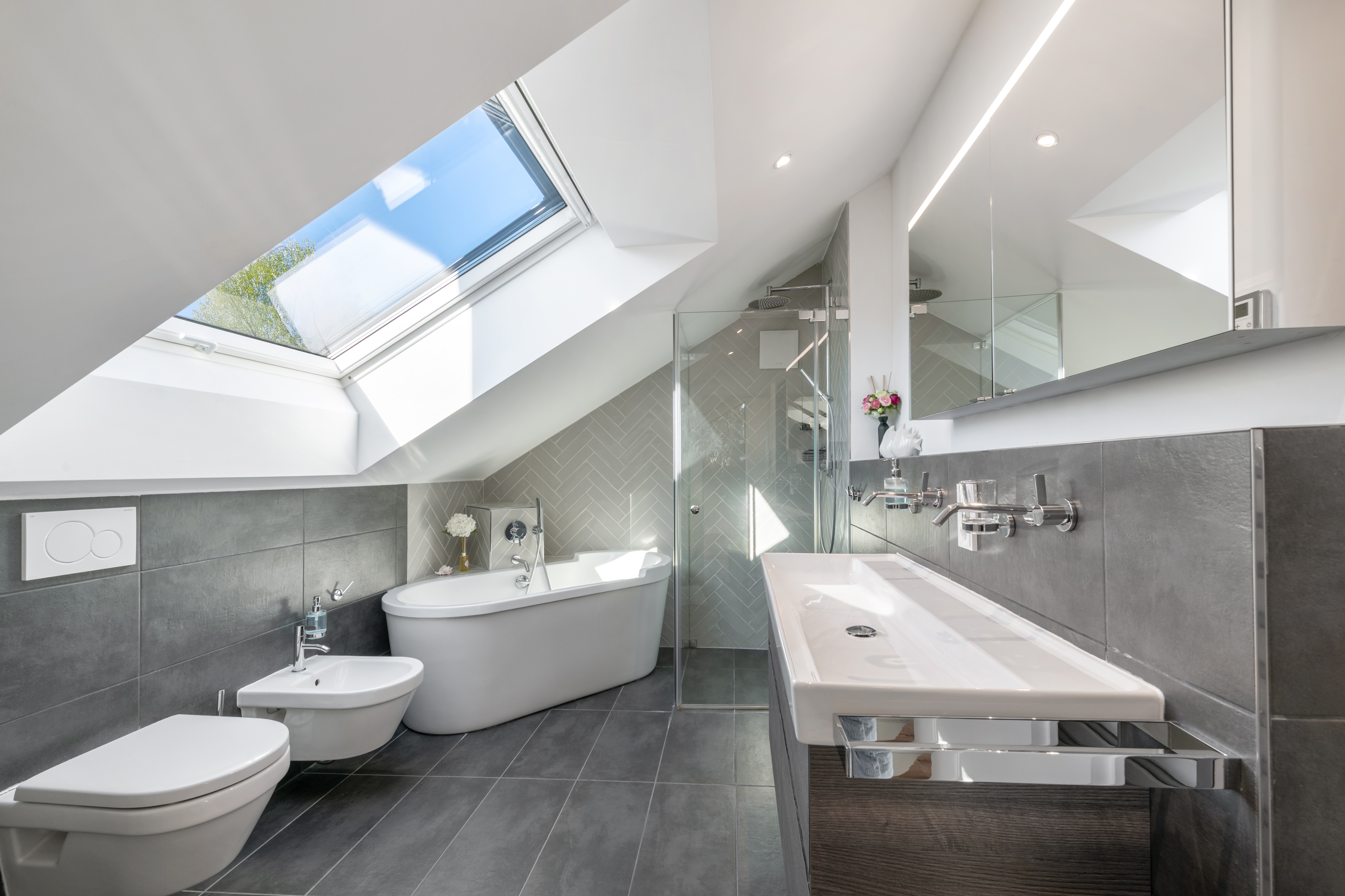 4 Bedroom Single Family Home/House's Image 8