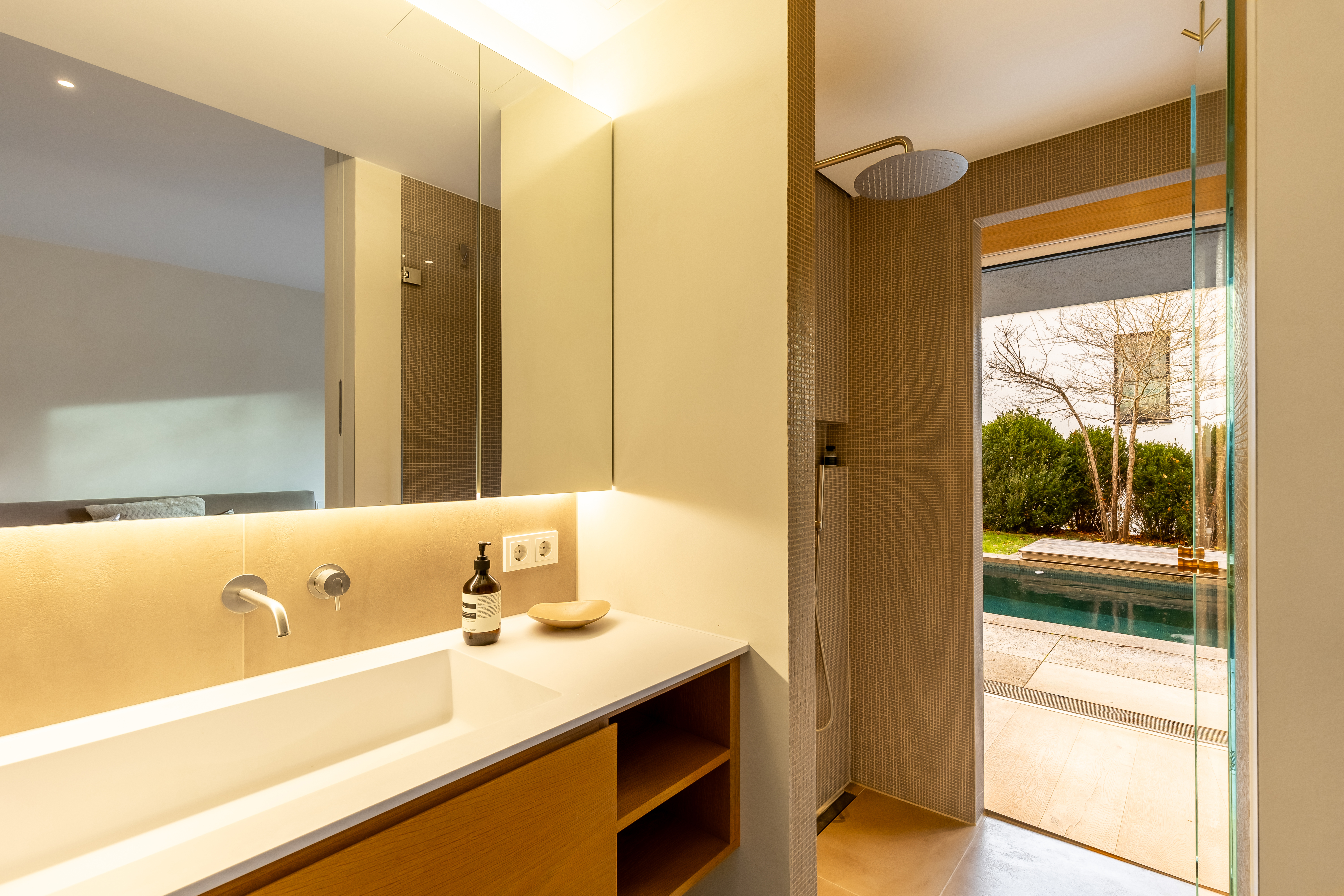 4 Bedroom Single Family Home/House's Image 11