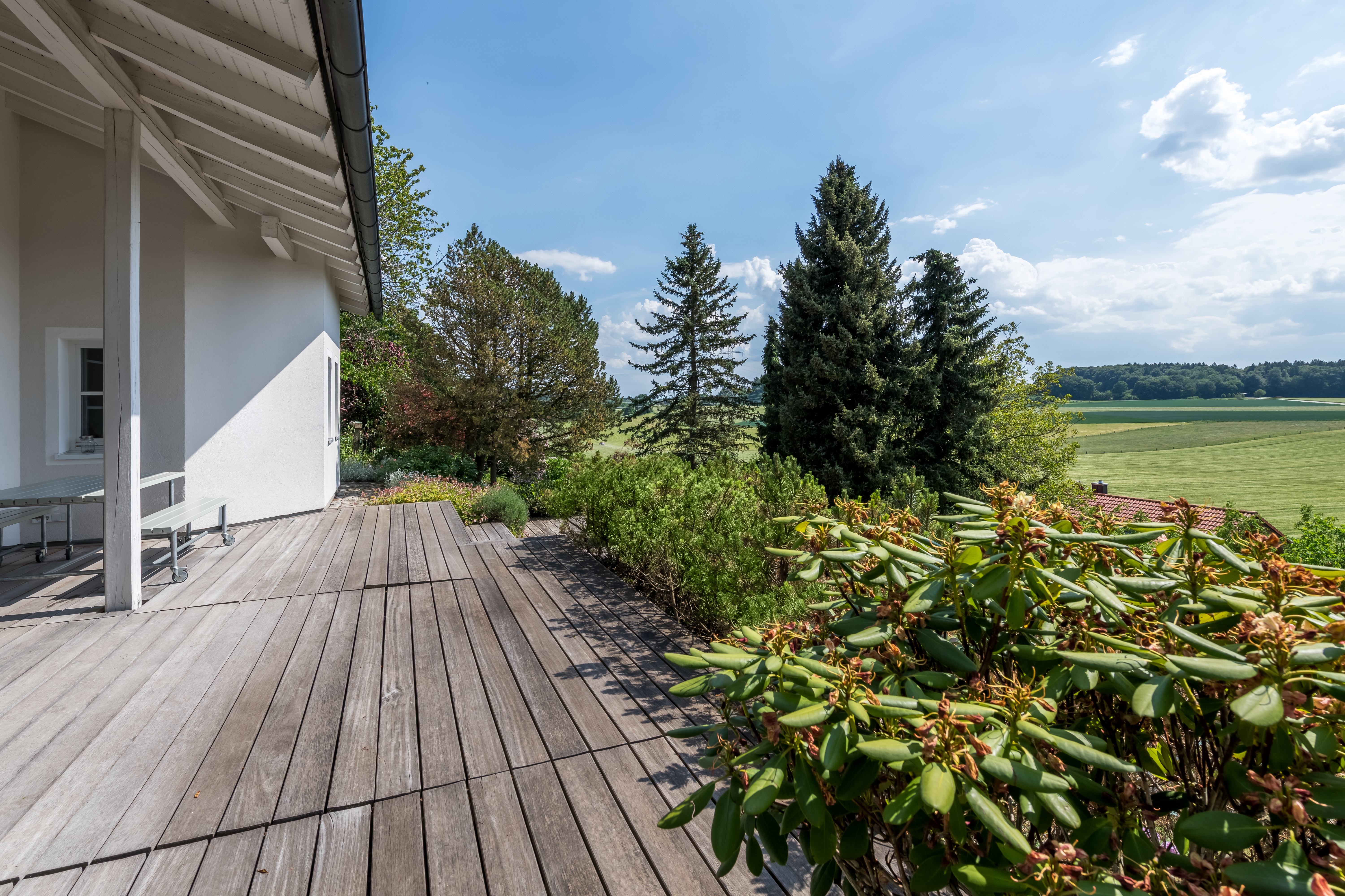 6 Bedroom Single Family Home/House's Image 3