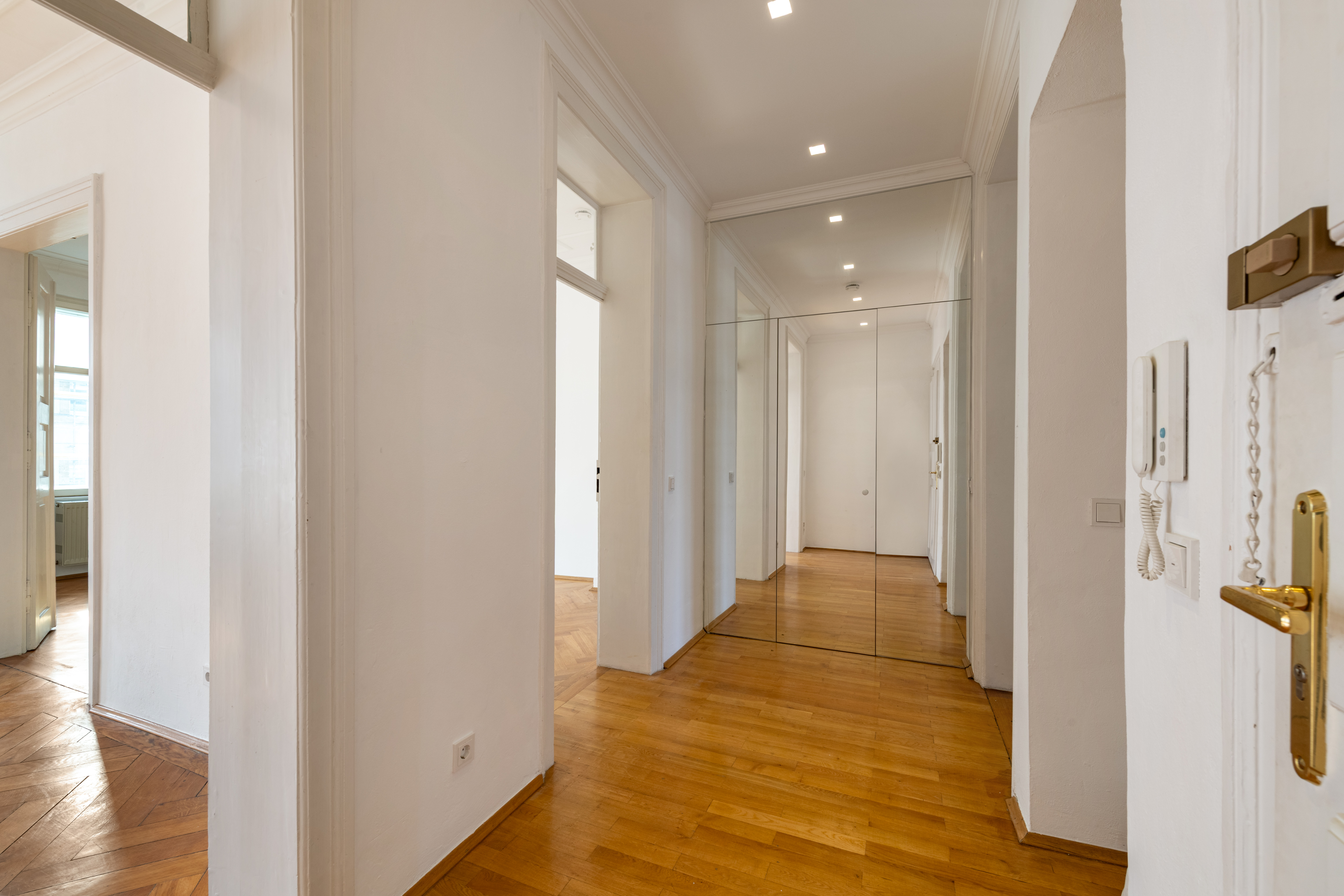 2 Bedroom Apartment/Flat's Image 3