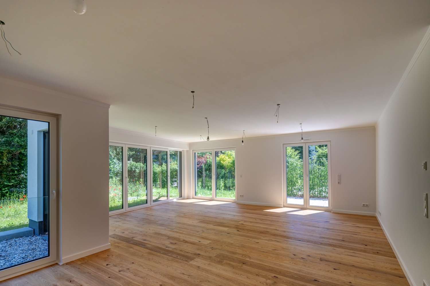 Bezugsfertige Familienwohnung mit großem Garten - Bild 2