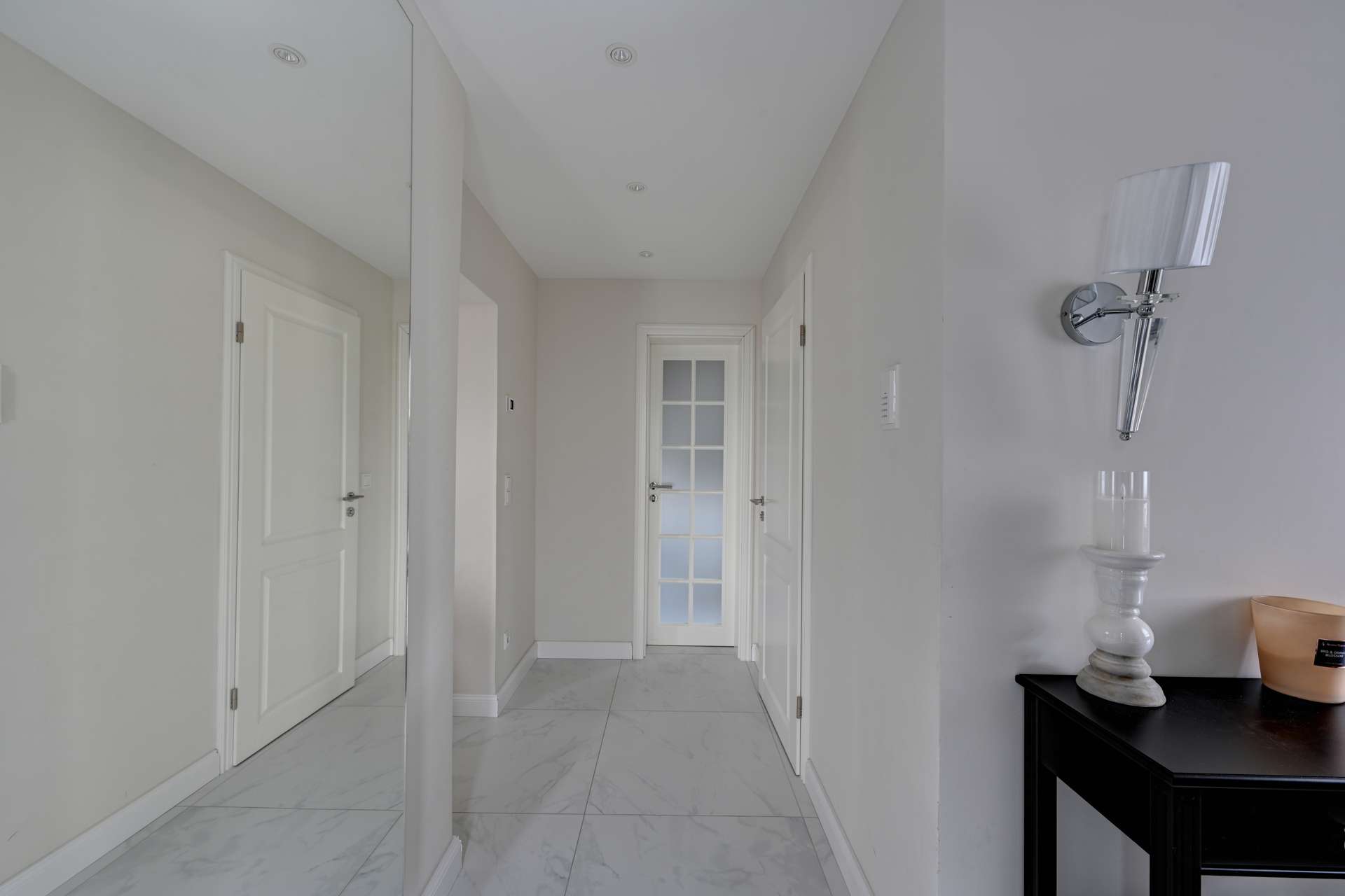 Modernes Zuhause mit offenem Kamin in Grünwald - Bild 6