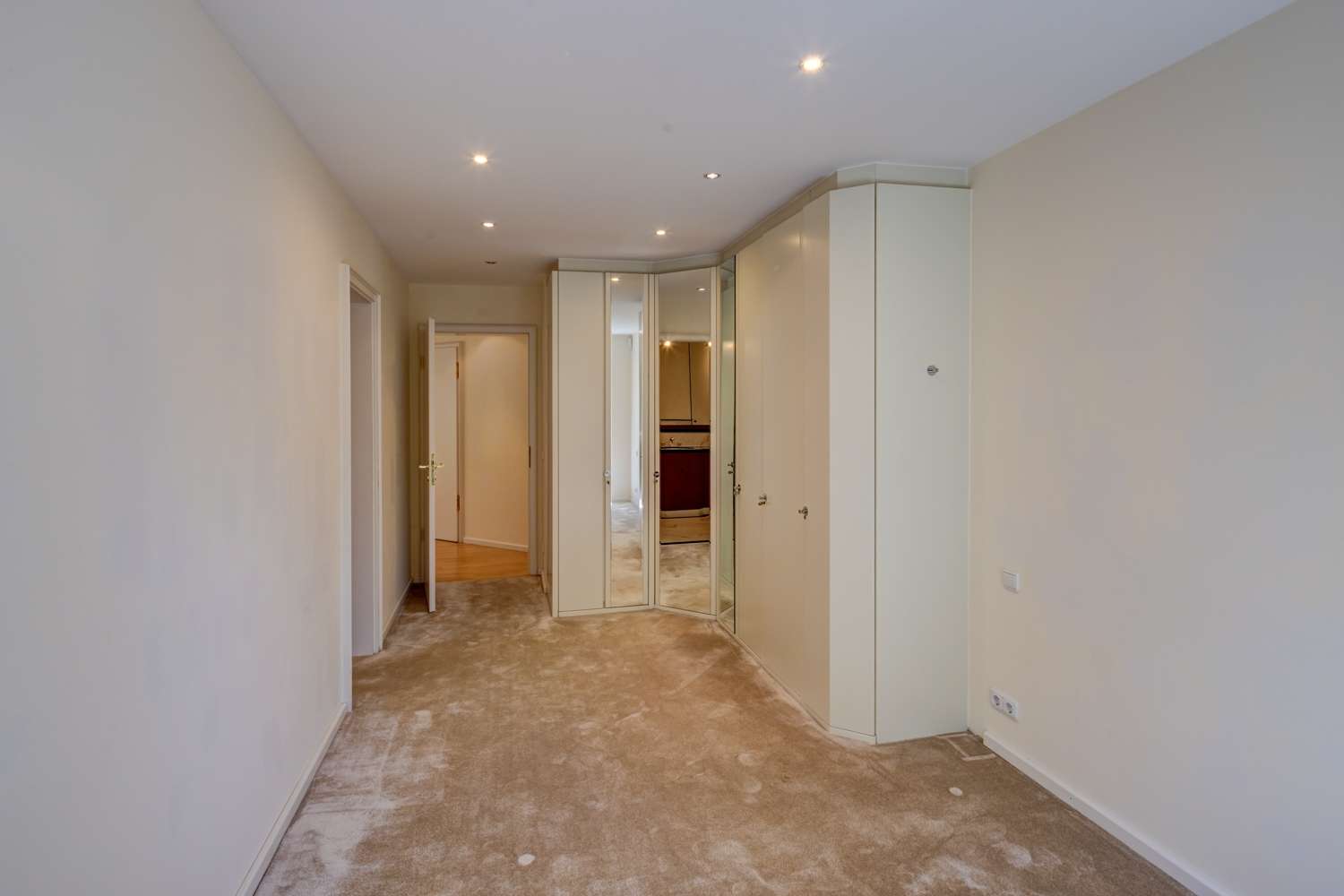 PROVISIONSFREI: Großzügige Wohnung mit Garten in begehrter Alt-Sollner Lage - Bild 12