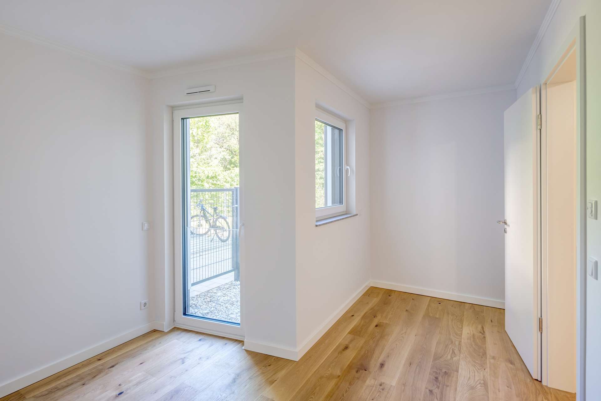 Bezugsfertige Familienwohnung mit großem Garten - Bild 6