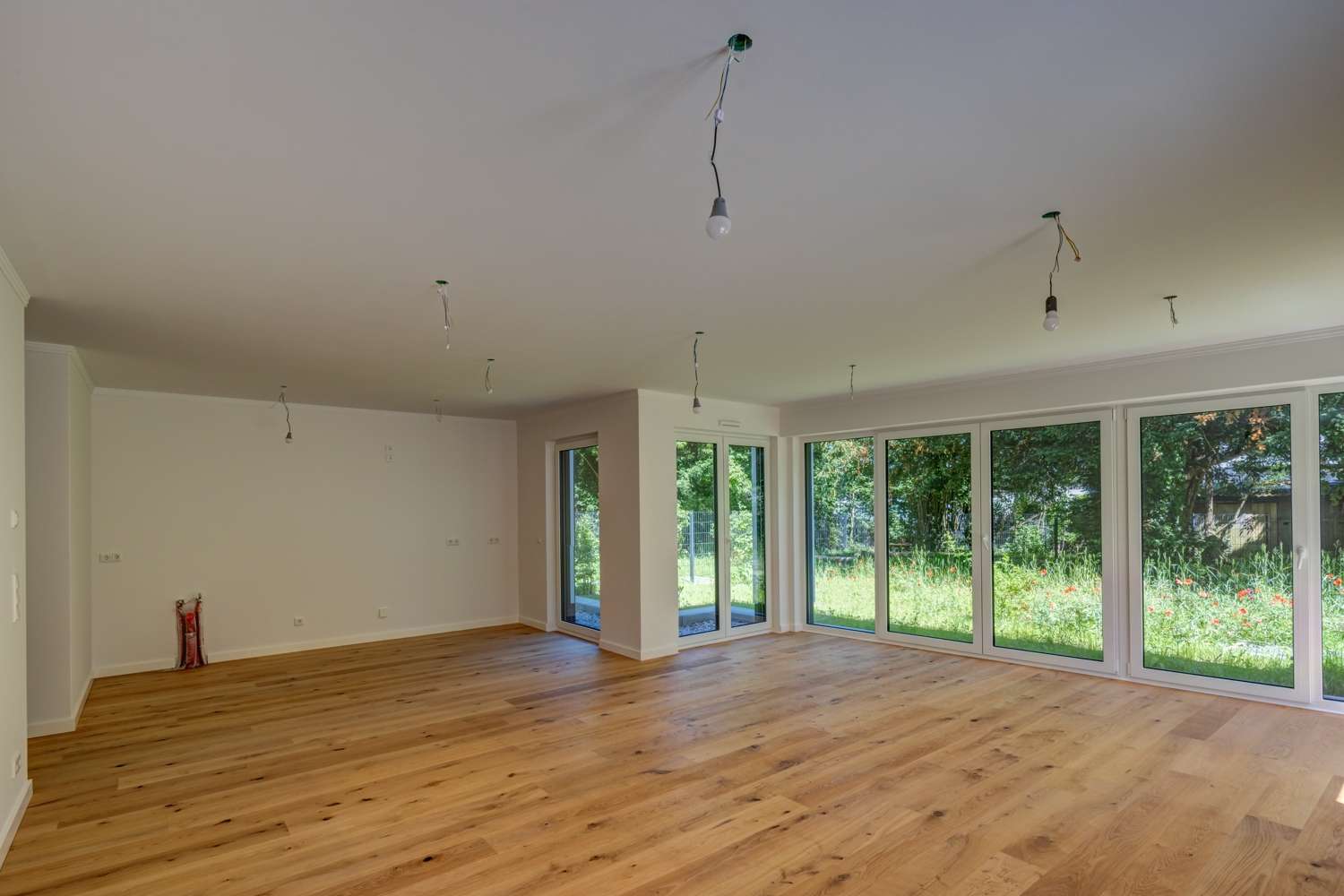 Bezugsfertige Familienwohnung mit großem Garten - Bild 3