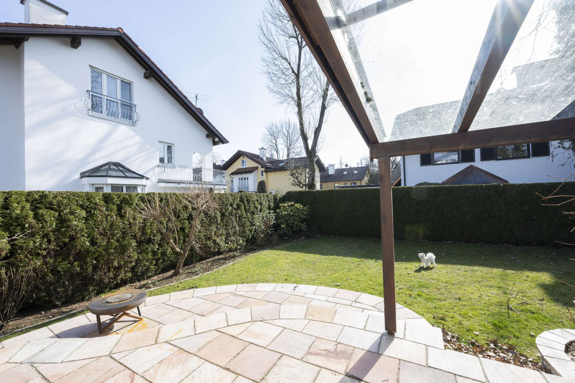 Modernes Zuhause mit offenem Kamin in Grünwald - Bild 15