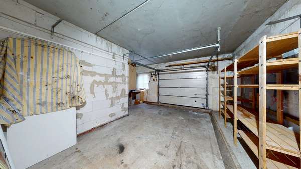 Garage - Hauptwohnung