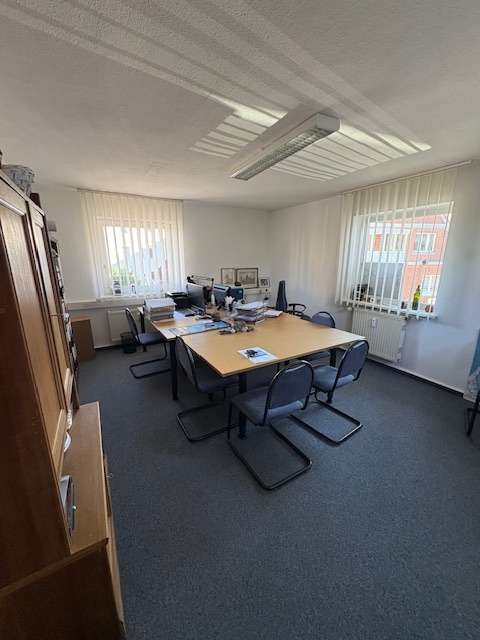 Büro zu vermieten