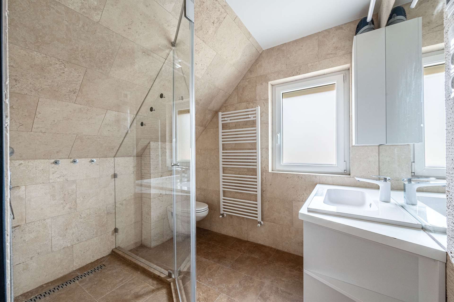 3 room Lakás For Eladó in Budapest, - 24