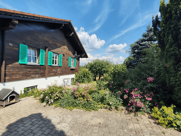 Einfahrt, Blick in Garten