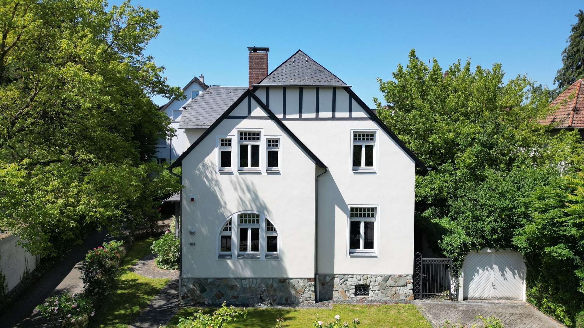 JUNG VON HAUS