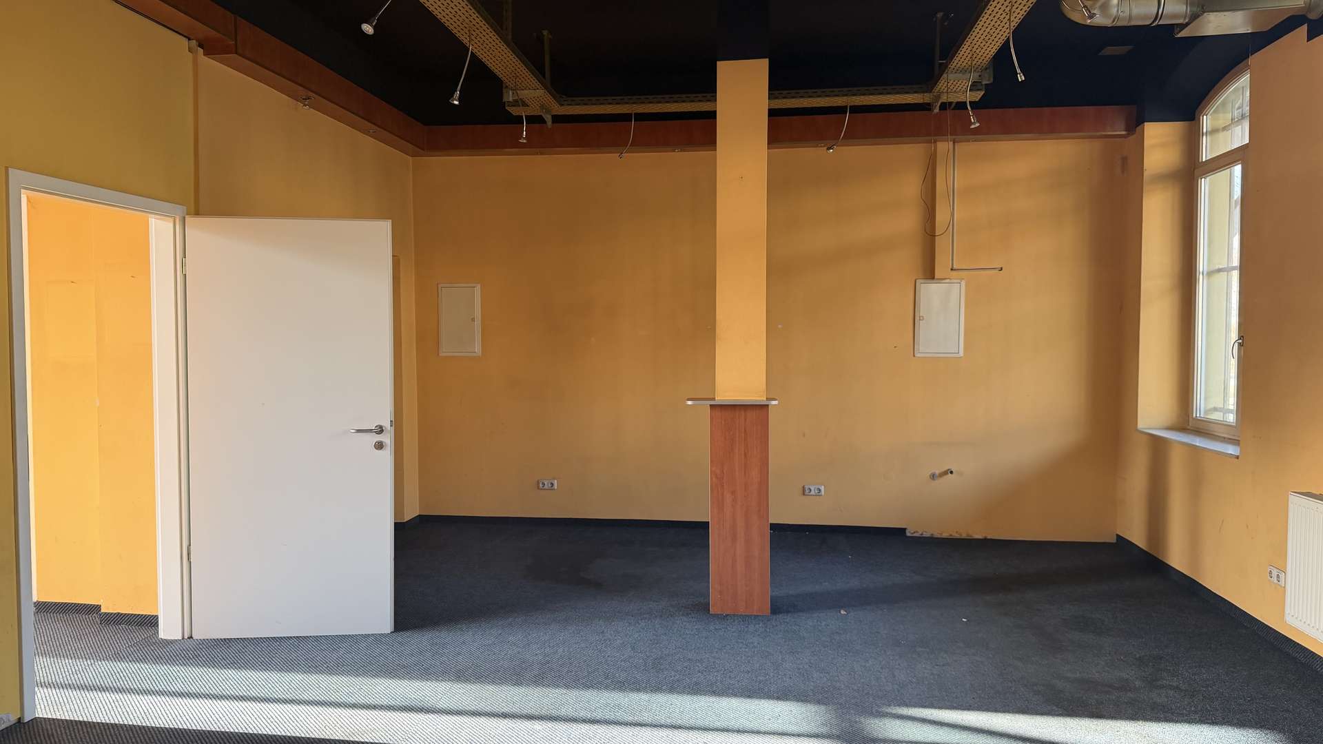 Büro 1