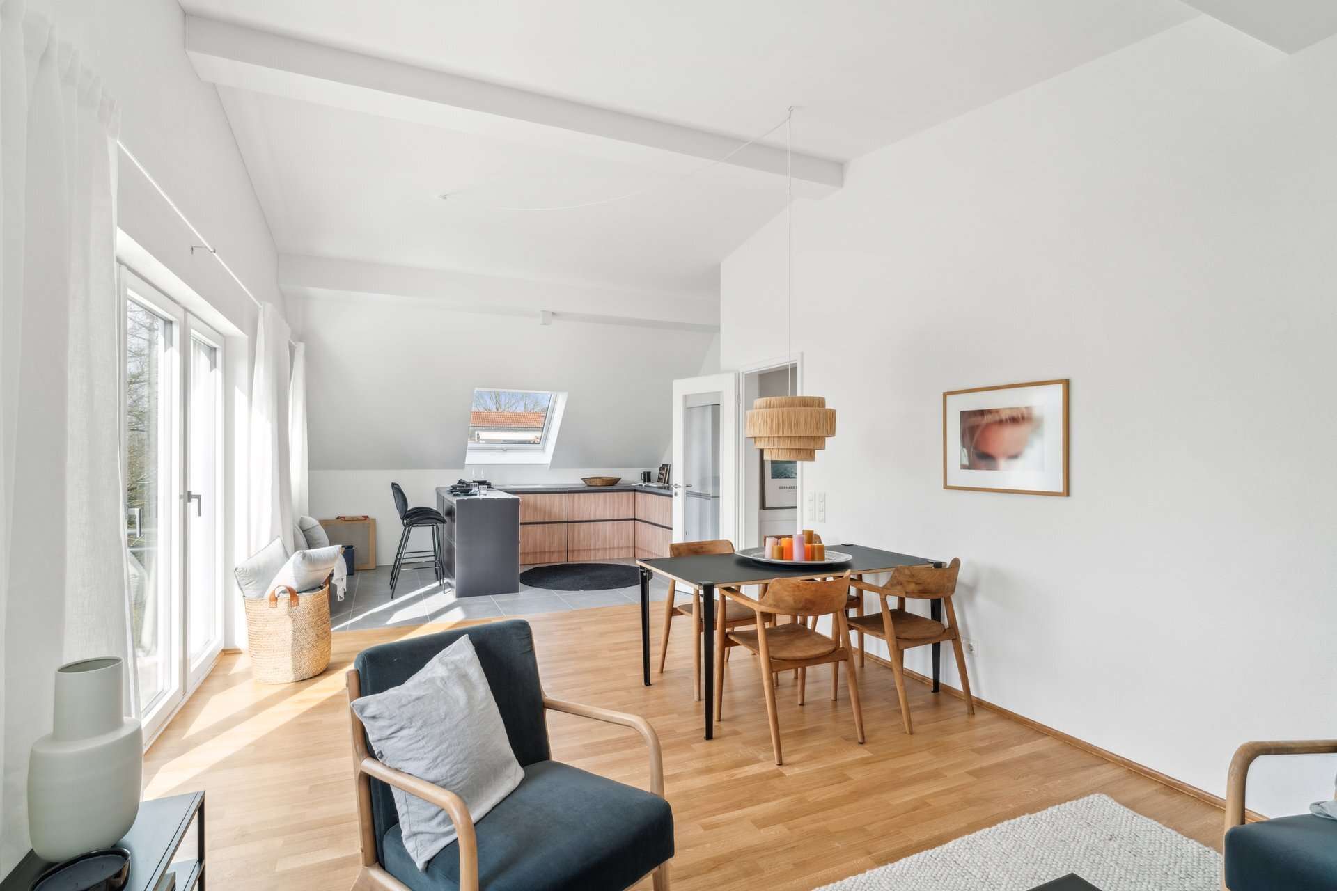 Erstbezug - 3 Zimmer Wohnung mit Westbalkon und S-Bahn Nähe (Fasangarten)