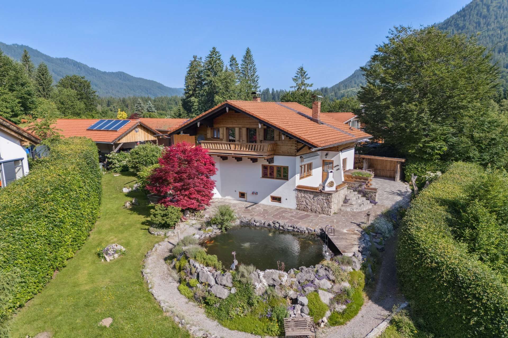 Freistehendes Einfamilienhaus in erhöhter Lage von Neuhaus am Schliersee