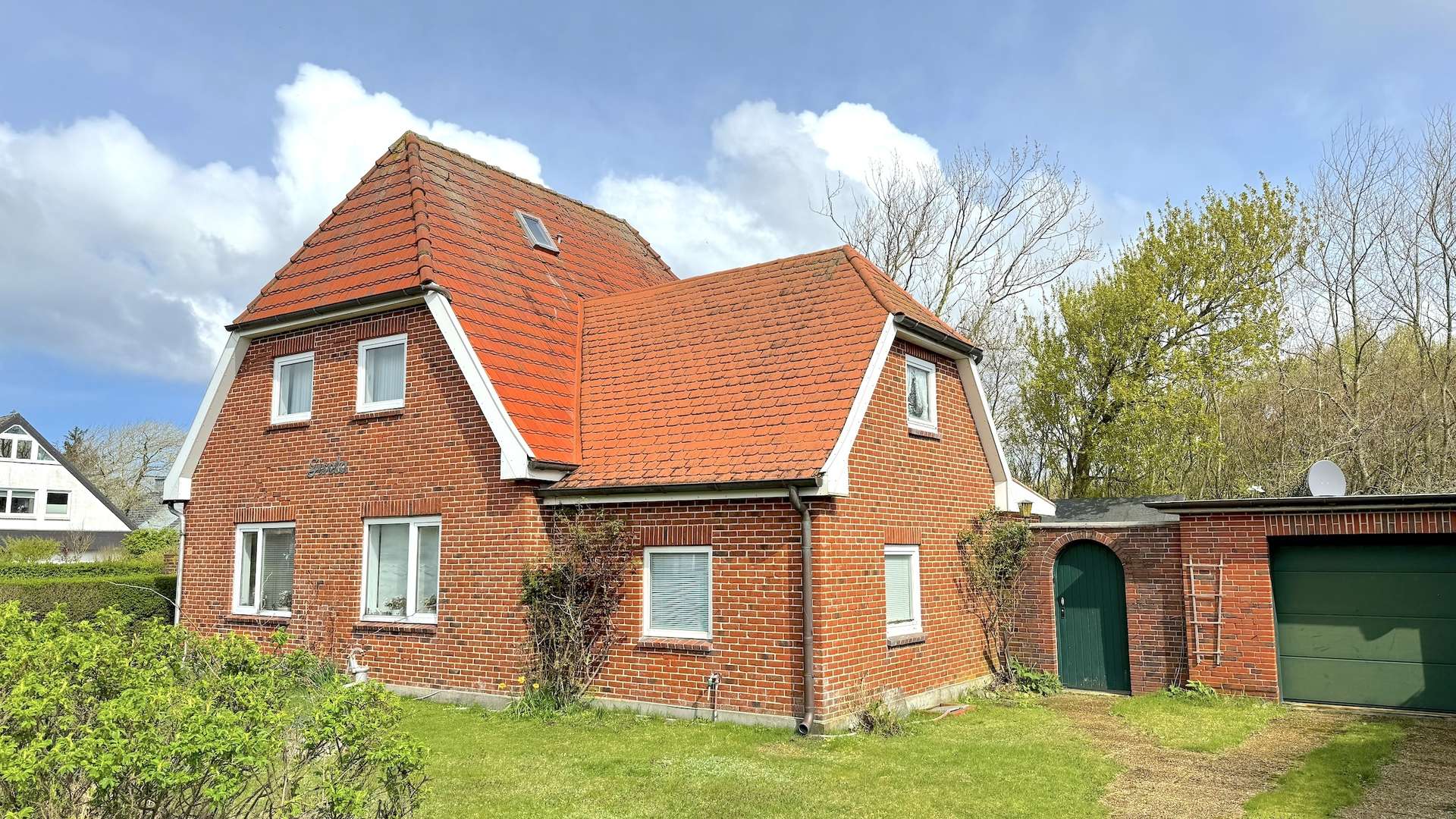 Grundstück für ein reetgedecktes Doppelhaus in ruhiger Lage