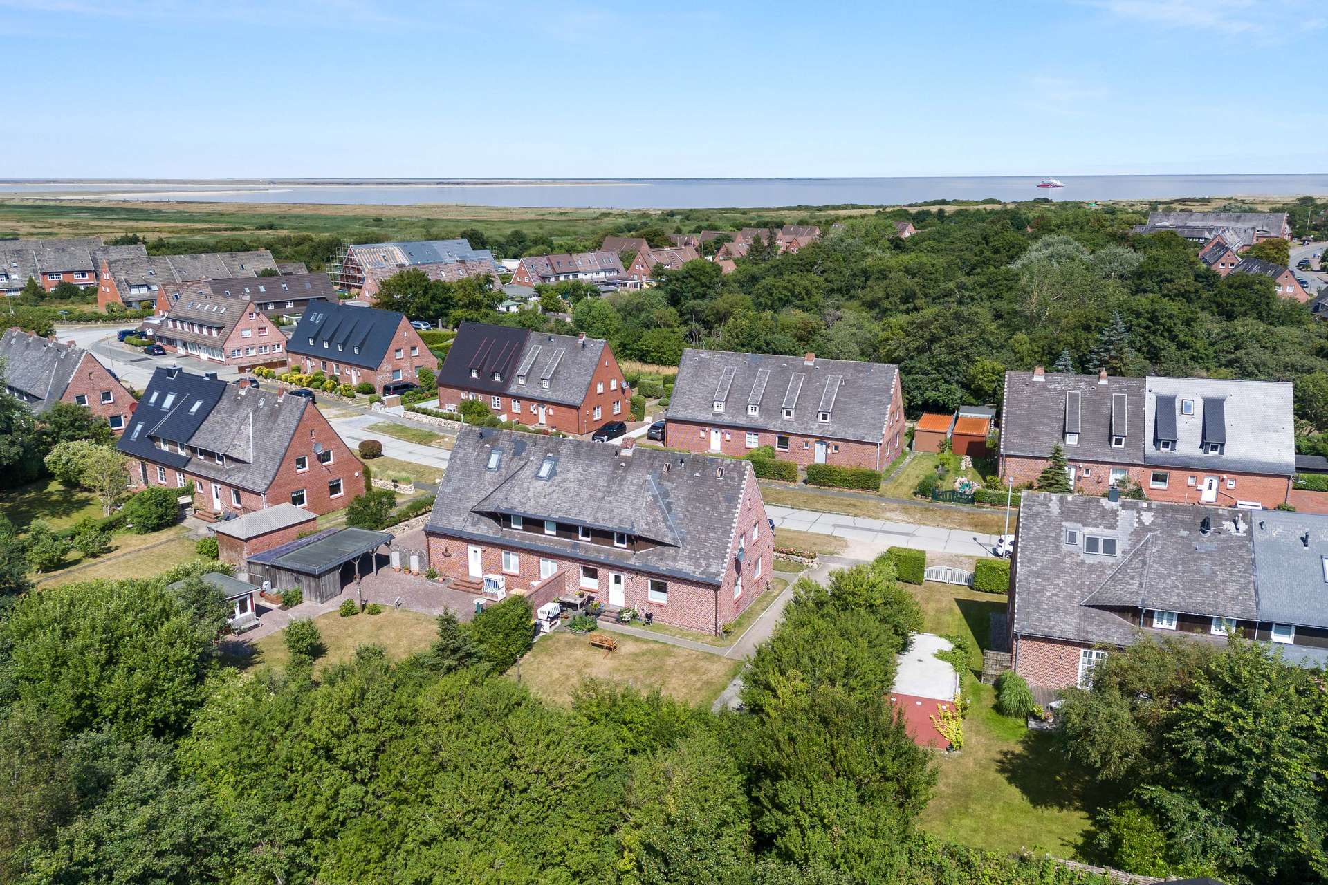 Nahe Dünen und Lister Ellenbogen - Großzügige Haushälfte mit Westgarten -Realteilung-