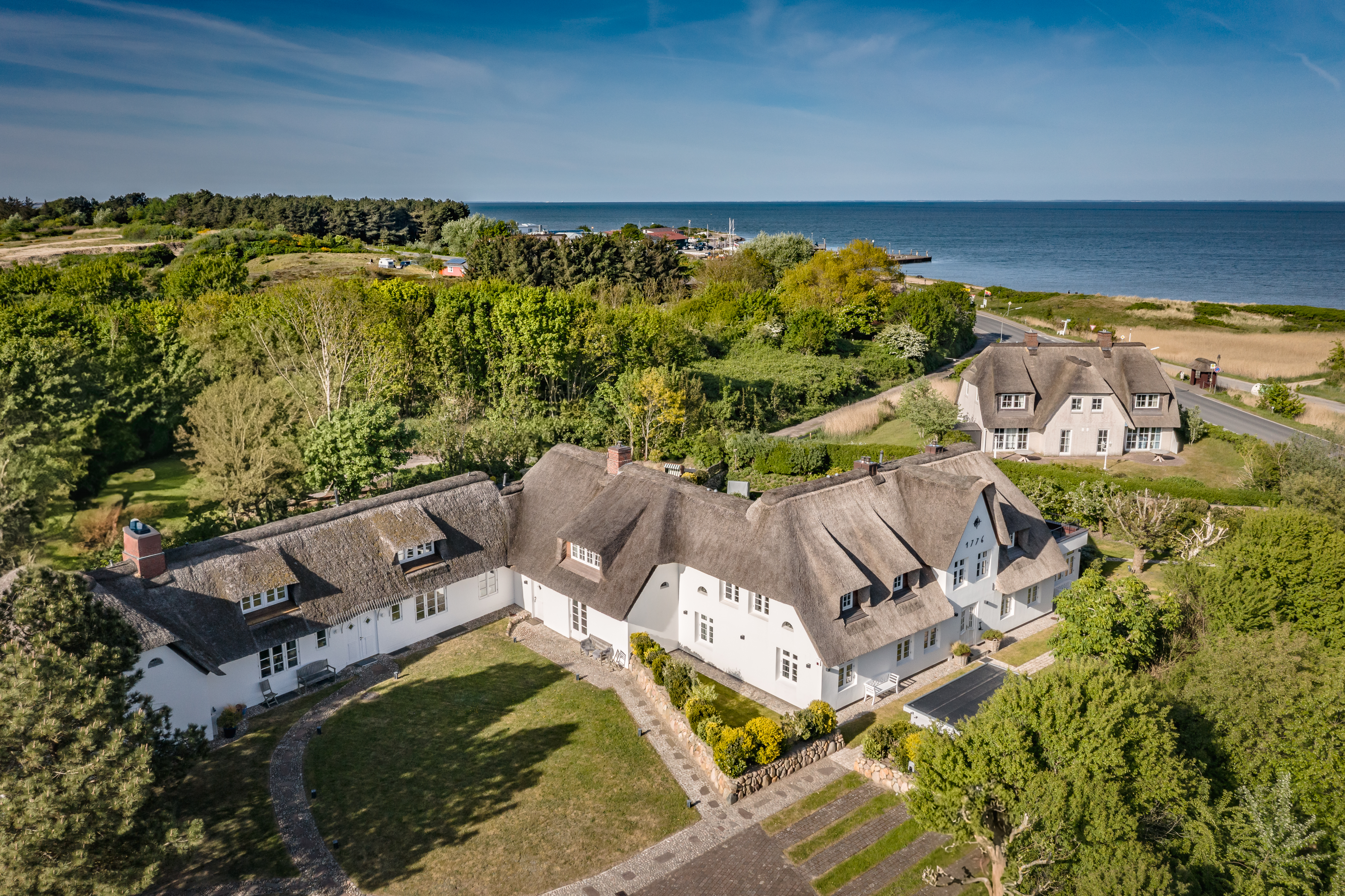 Exklusives Hausteil unter Reet mit Wattblick in Munkmarsch