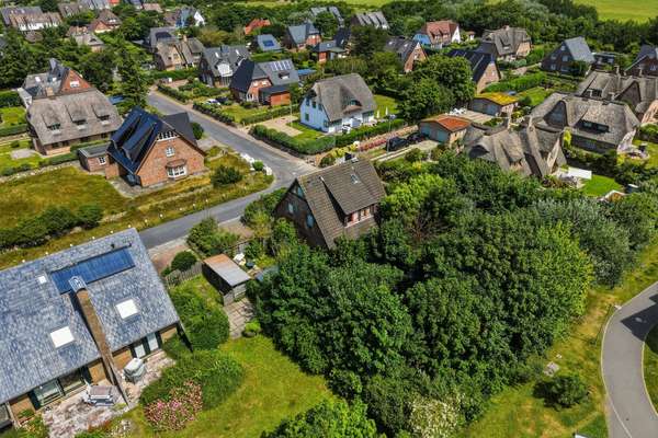 Einfamilienhaus mit Neubaumöglichkeit in ruhiger Seitenstraße von Wenningstedt