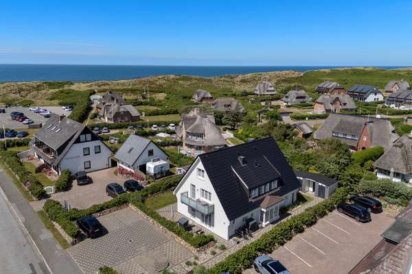 Großzügige Dachgeschosswohnungen hinter den Dünen in Wenningstedt