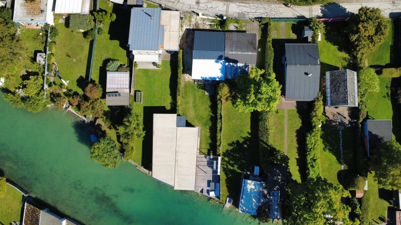 FREIZEITWOHNSITZ! Ihr kleines Paradies am Wasser – mit Häuschen und direktem Sattnitz-Zugang — Bild 4