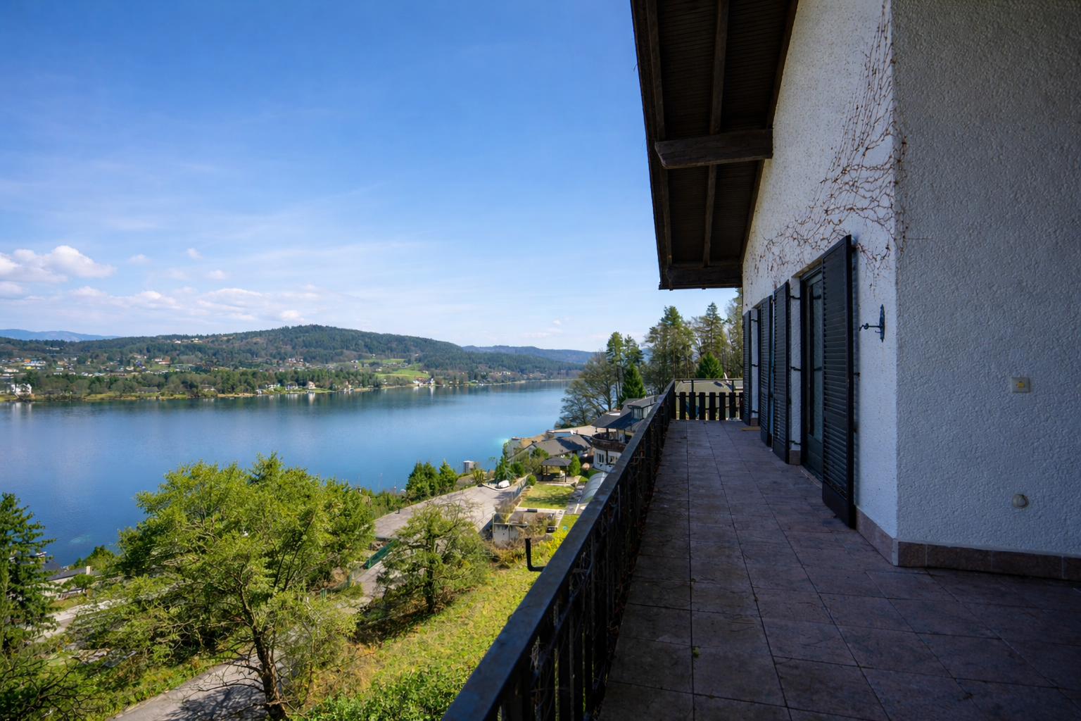 Potenzialobjekt! Wohnhaus mit Panoramaseeblick über die Maria Wörther Bucht! — Bild 4