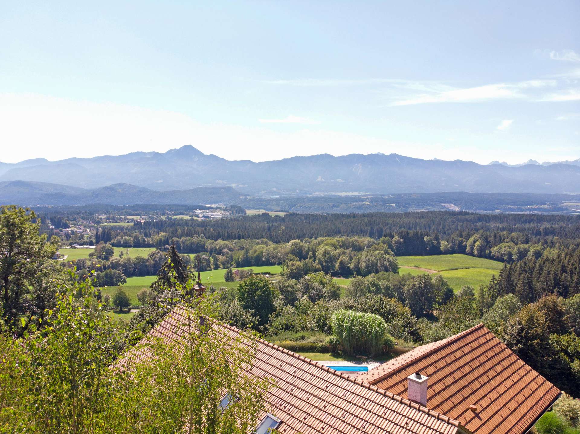 Stilvoller Landsitz mit Gästehaus auf großem Grundstück in idyllischer Wörthersee-Nähe — Bild 4