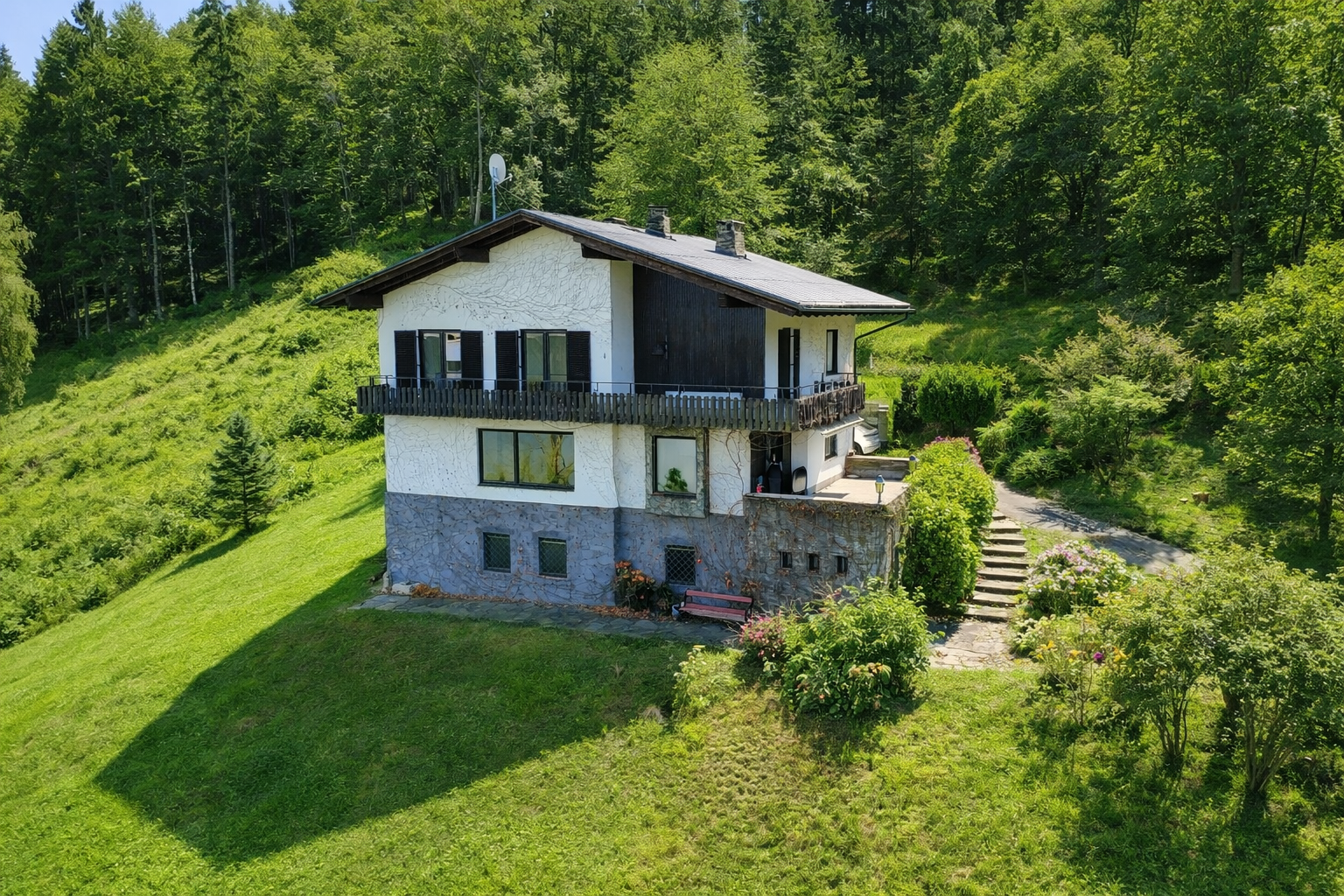 Potenzialobjekt! Wohnhaus mit Panoramaseeblick über die Maria Wörther Bucht!