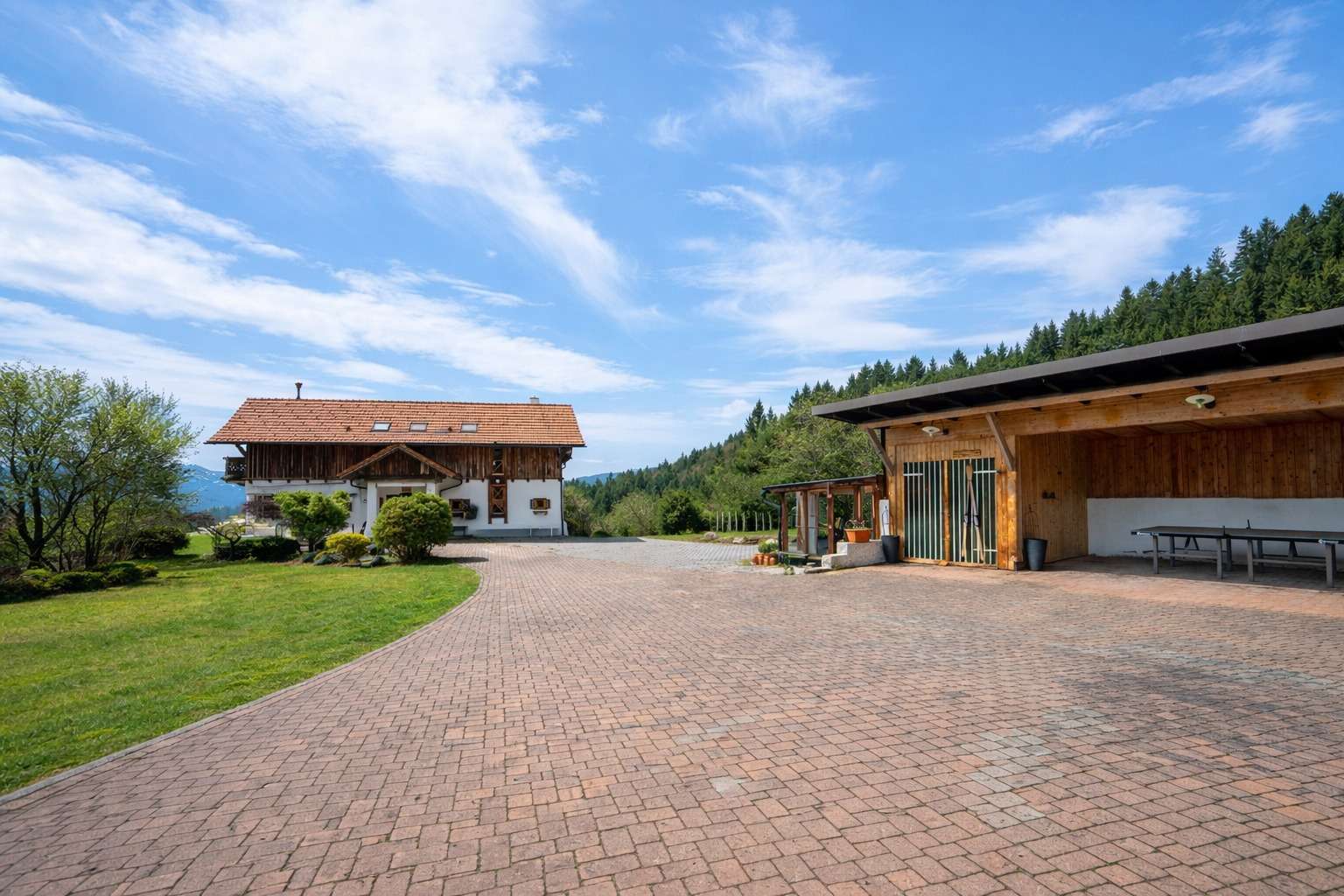 Stilvoller Landsitz mit Gästehaus auf großem Grundstück in idyllischer Wörthersee-Nähe — Bild 5