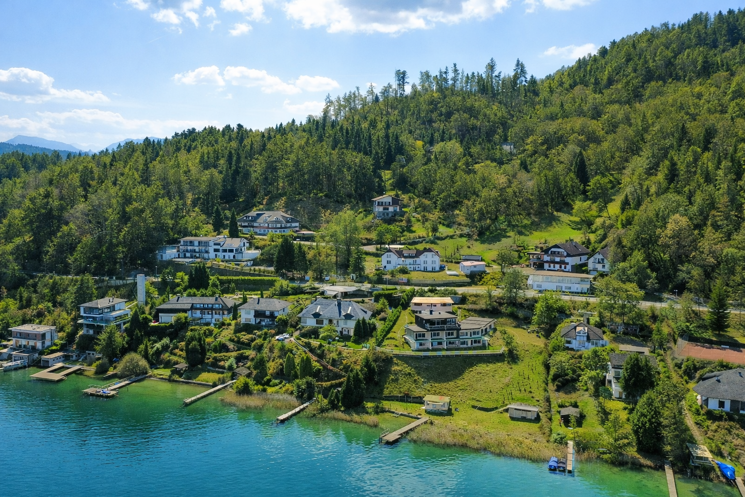 Potenzialobjekt! Wohnhaus mit Panoramaseeblick über die Maria Wörther Bucht! — Bild 6