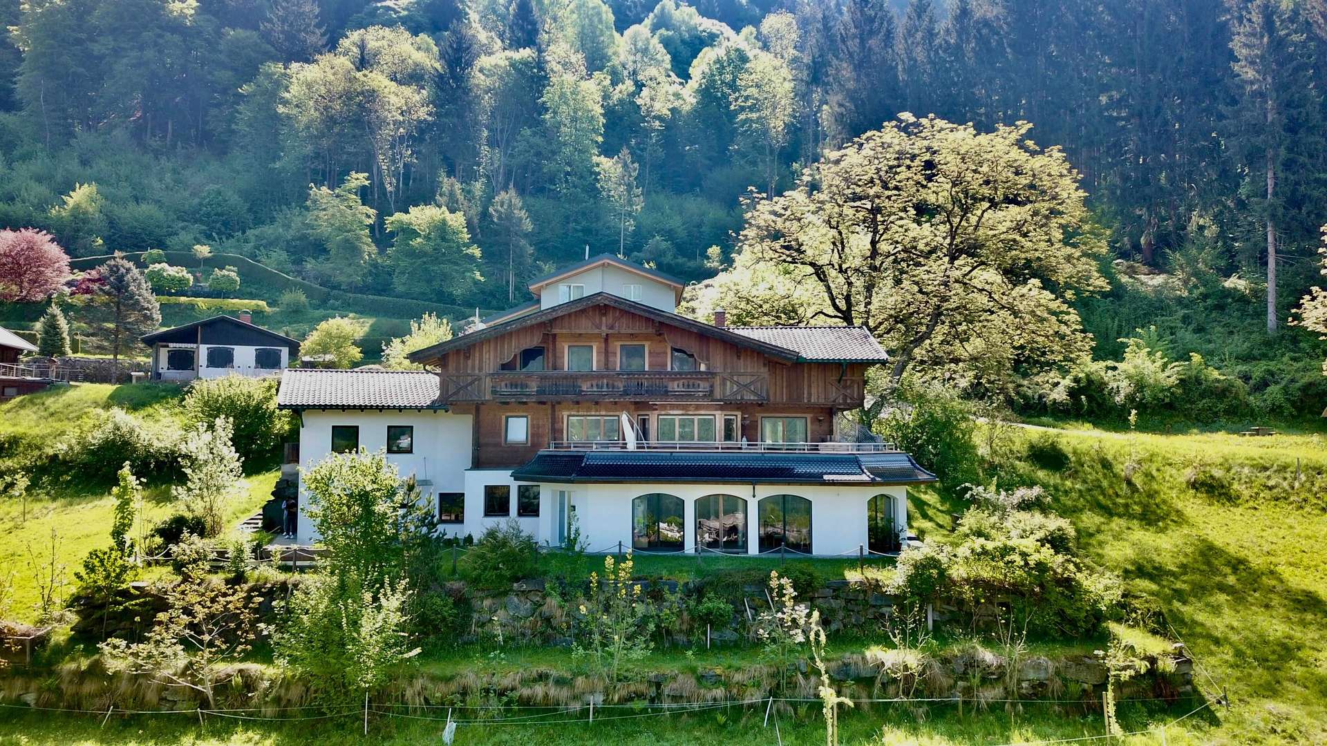 Sehenswertes Landhaus mit Panoramablick auf den Ossiacher See
