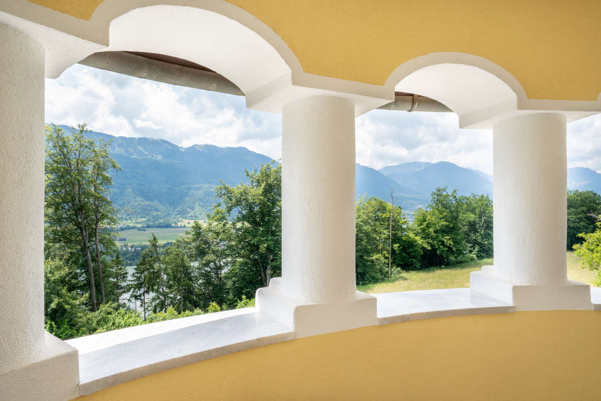 Elegante Landhausvilla in ruhiger Aussichtslage nahe Klagenfurt am Wörthersee — Bild 3