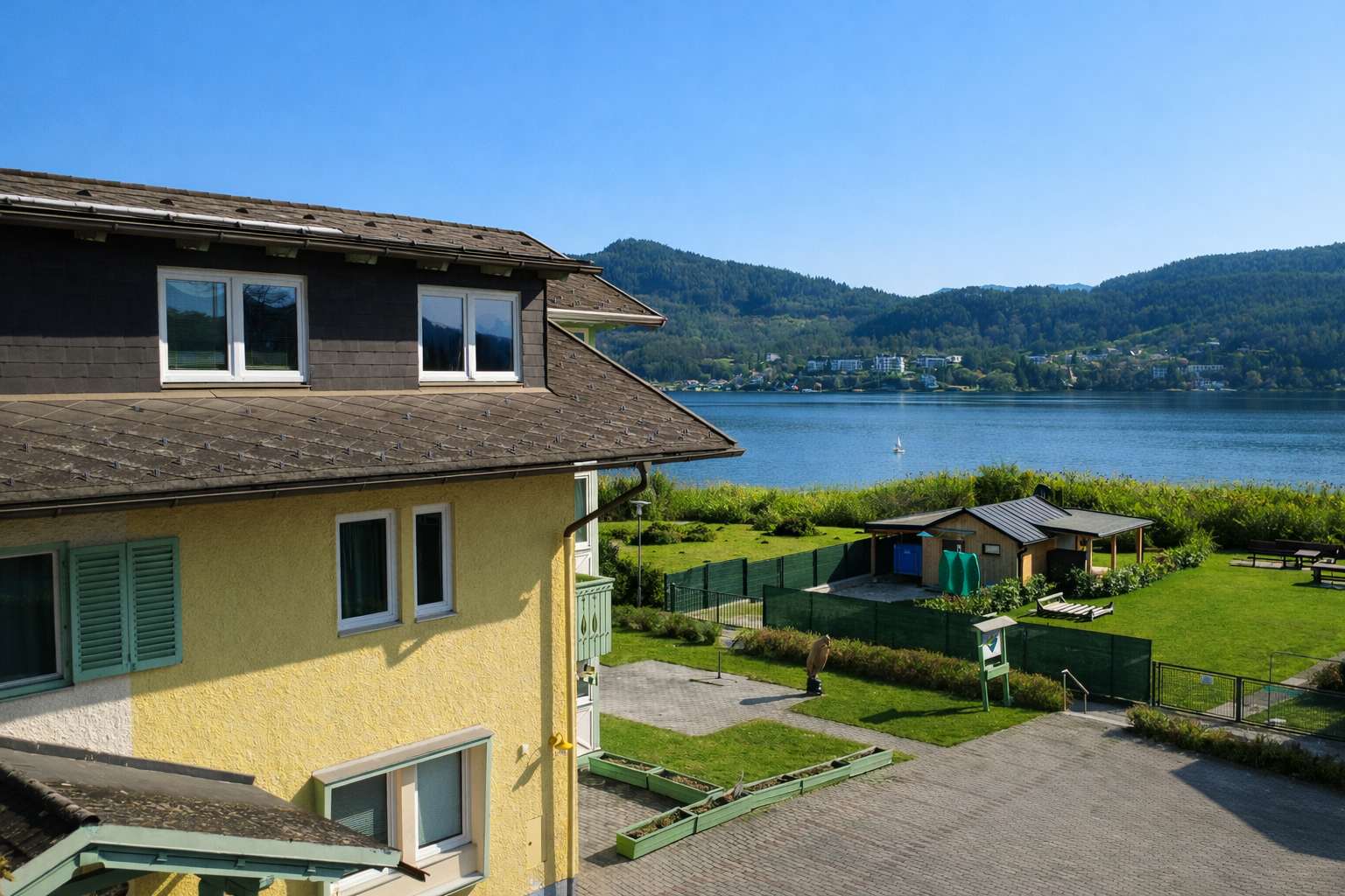 Sonniges Seegrundstück mit bestehendem Appartementhaus direkt am Wörthersee — Bild 4