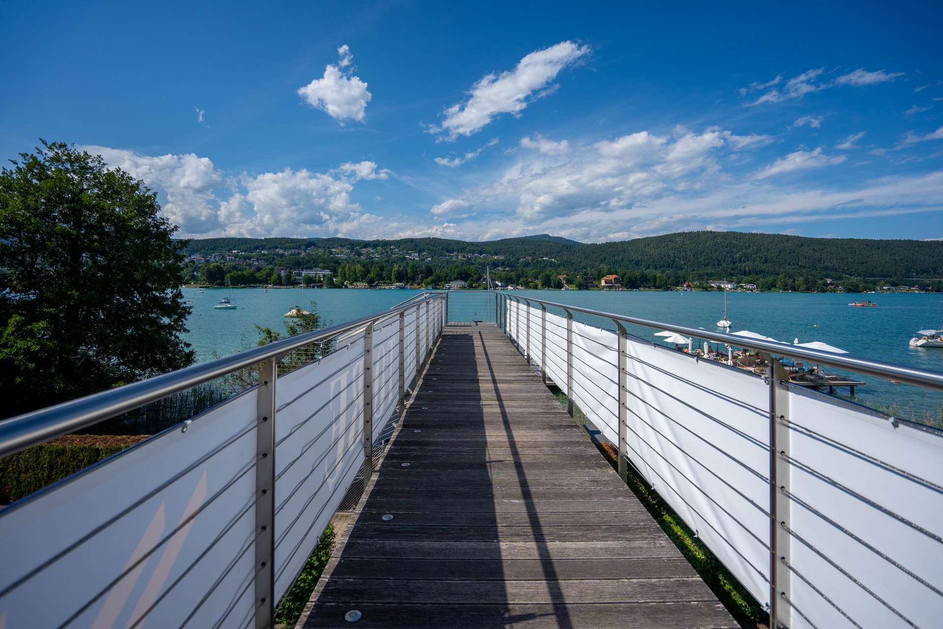 FREIZEITWOHNSITZ! 3-Zi-Gartenwohnung mit Seezugang in Velden am Wörthersee — Bild 2
