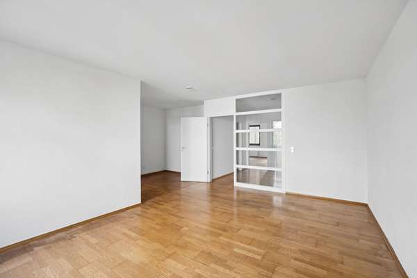 3-Zimmer-Wohnung mit Balkon und zwei Stellplätzen – bezugsfrei