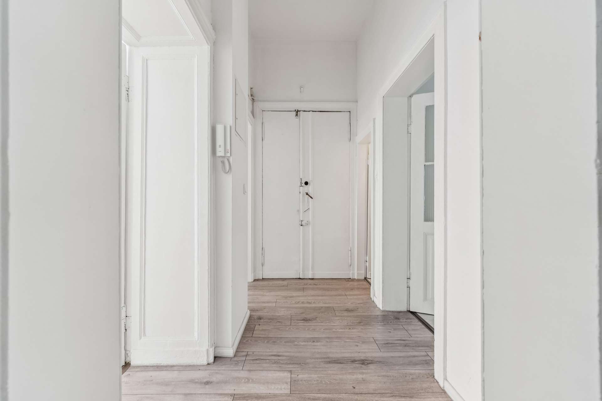 Repräsentative Altbau-Gewerbeeinheit mit umfassender Nutzungsfreiheit in Berlin-Charlottenburg - Bild 12