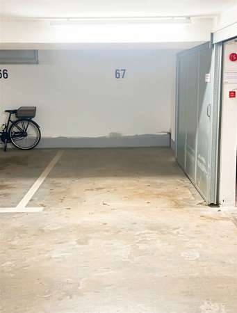 Sicherer Tiefgaragenstellplatz in Tauernallee 34  – Videoüberwacht, gepflegt & sofort verfügbar - Thumbnail 7