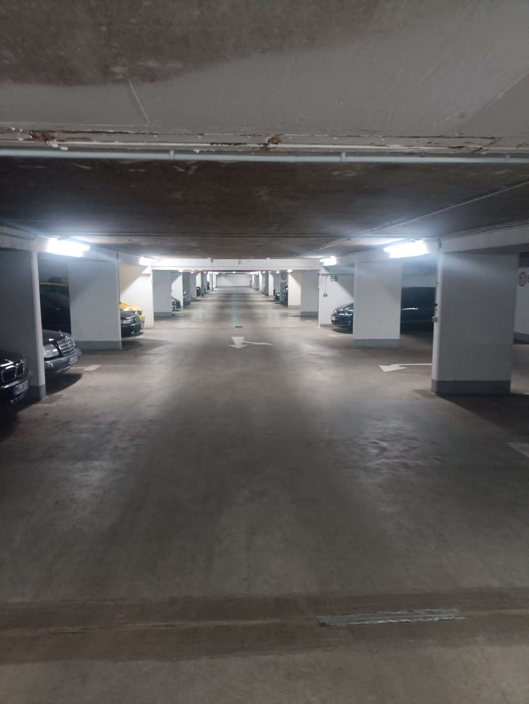 Sicherer Tiefgaragenstellplatz in Tauernallee 34  – Videoüberwacht, gepflegt & sofort verfügbar - Bild 25