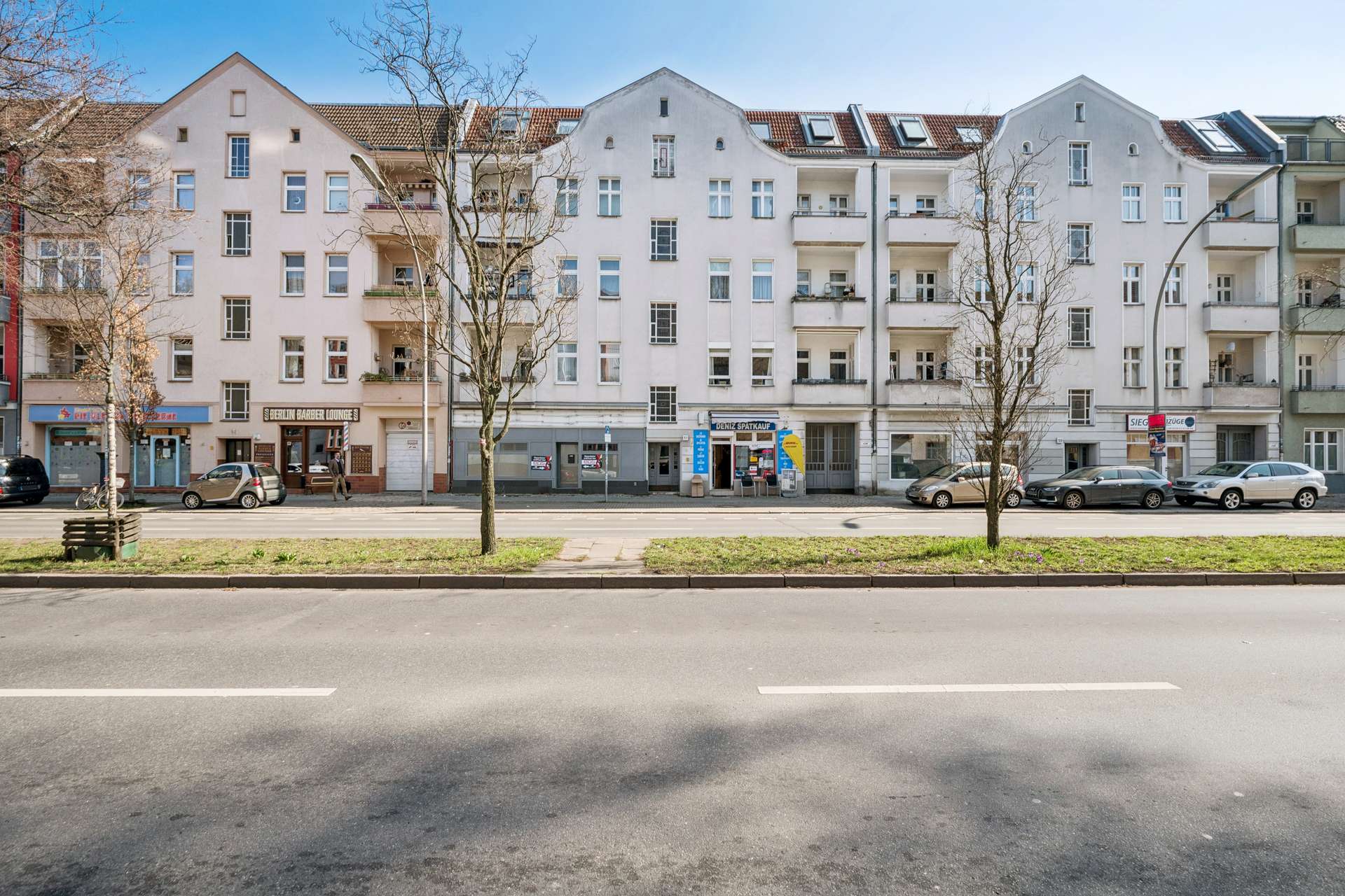 Bezugsfreie möblierte Dachgeschosswohnung mit Terrasse und unverbaubarem Weitblick im Hinterhaus - Bild 17