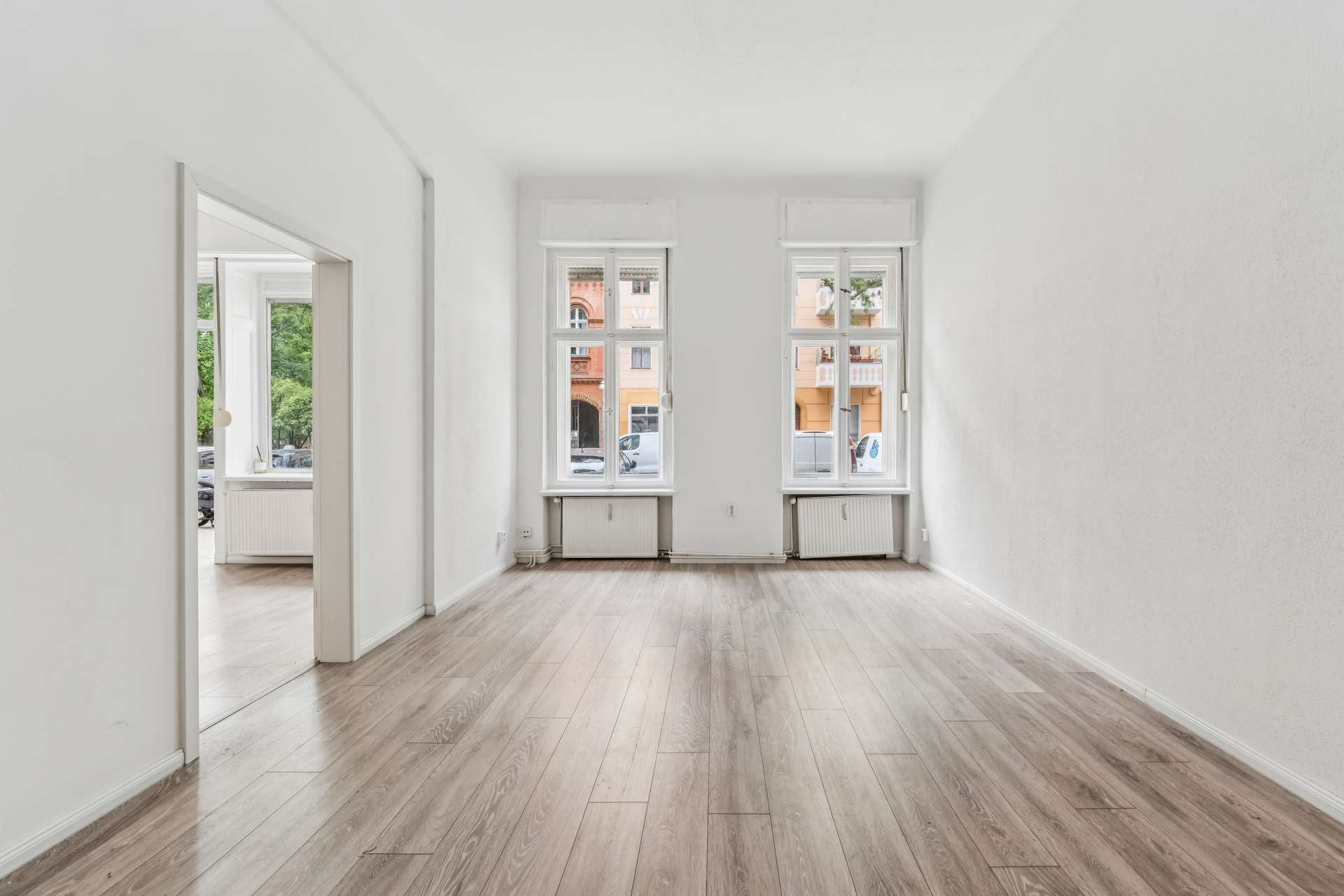 Repräsentative Altbau-Gewerbeeinheit mit umfassender Nutzungsfreiheit in Berlin-Charlottenburg - Bild 3