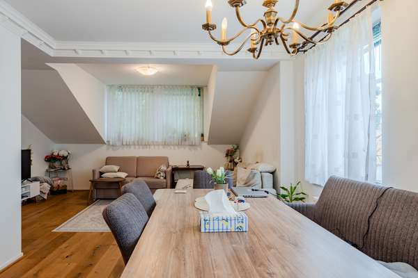 Modernisierte 2-Zimmer-Wohnung mit Teilmöblierung & Einbauküche in Berlin-Rudow - Thumbnail 2