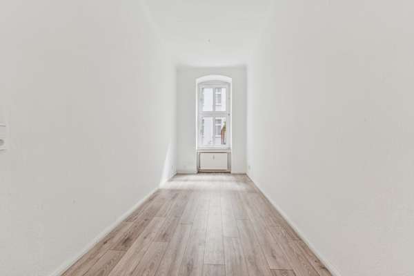 Repräsentative Altbau-Gewerbeeinheit mit umfassender Nutzungsfreiheit in Berlin-Charlottenburg - Thumbnail 8