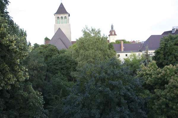 Bezugsfreie möblierte Dachgeschosswohnung mit Terrasse und unverbaubarem Weitblick im Hinterhaus - Thumbnail 31