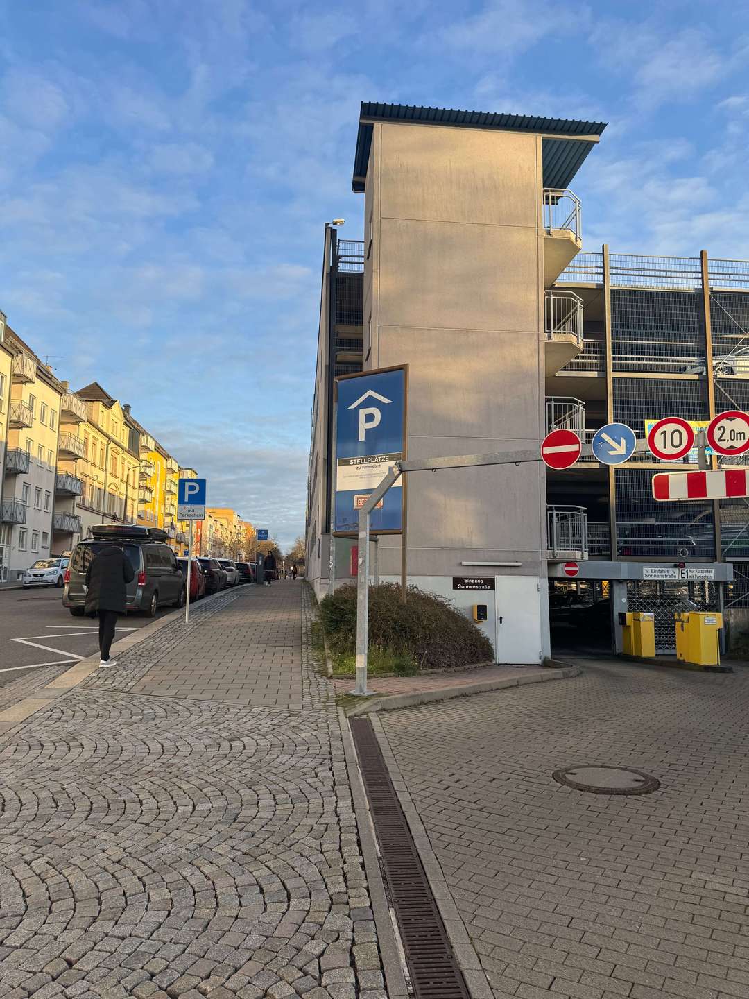 Stellplatz im **ERDGESCHOSS" -  Parkhaus Sonnenstraße 20 in 09130 Chemnitz - Bild 1