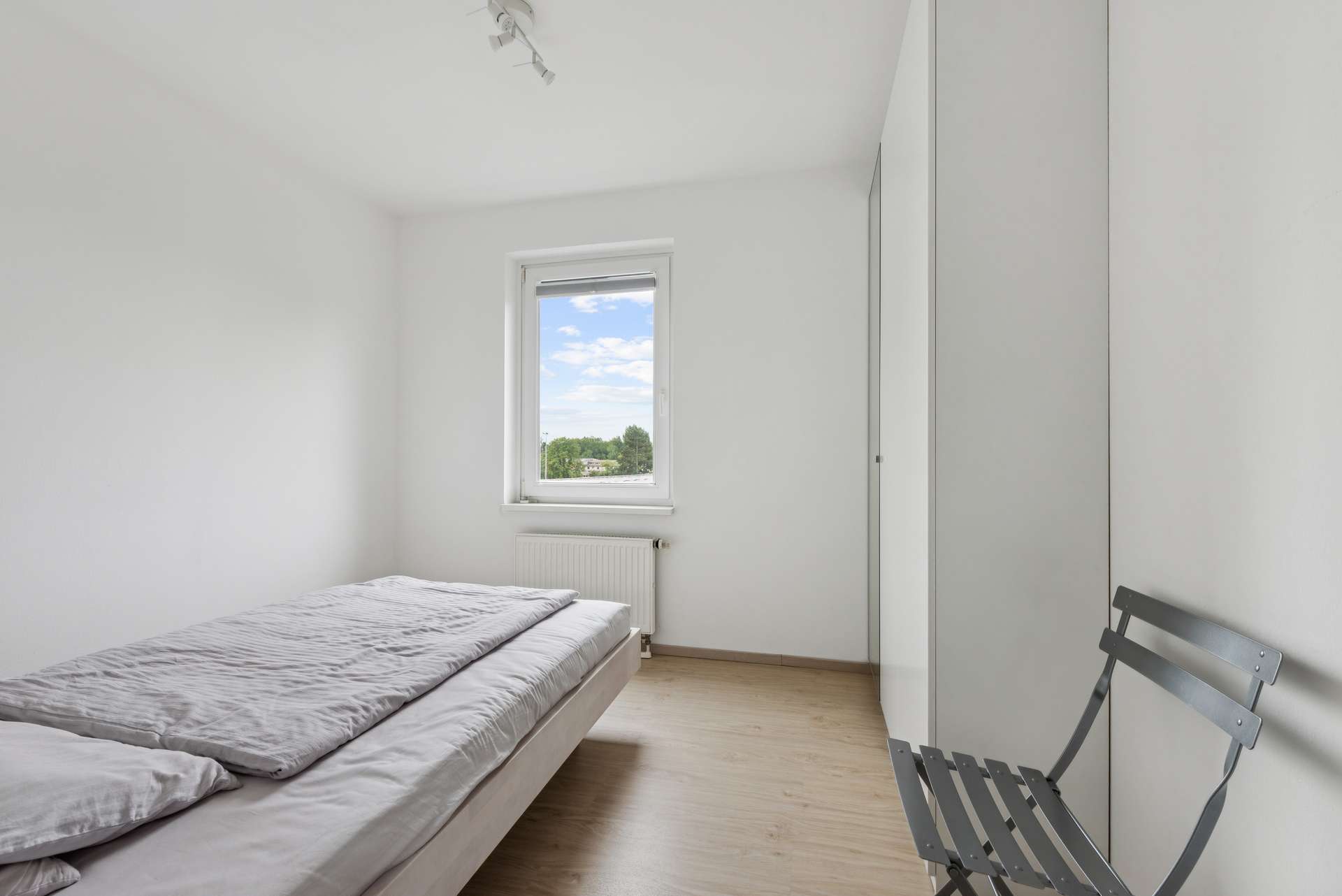 Bezugsfreie, möblierte 2-Zimmer-Eigentumswohnung im 3. Obergeschoss – barrierefrei mit Aufzug - Bild 8