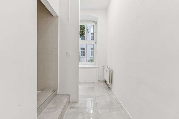 Repräsentative Altbau-Gewerbeeinheit mit umfassender Nutzungsfreiheit in Berlin-Charlottenburg - Thumbnail 16